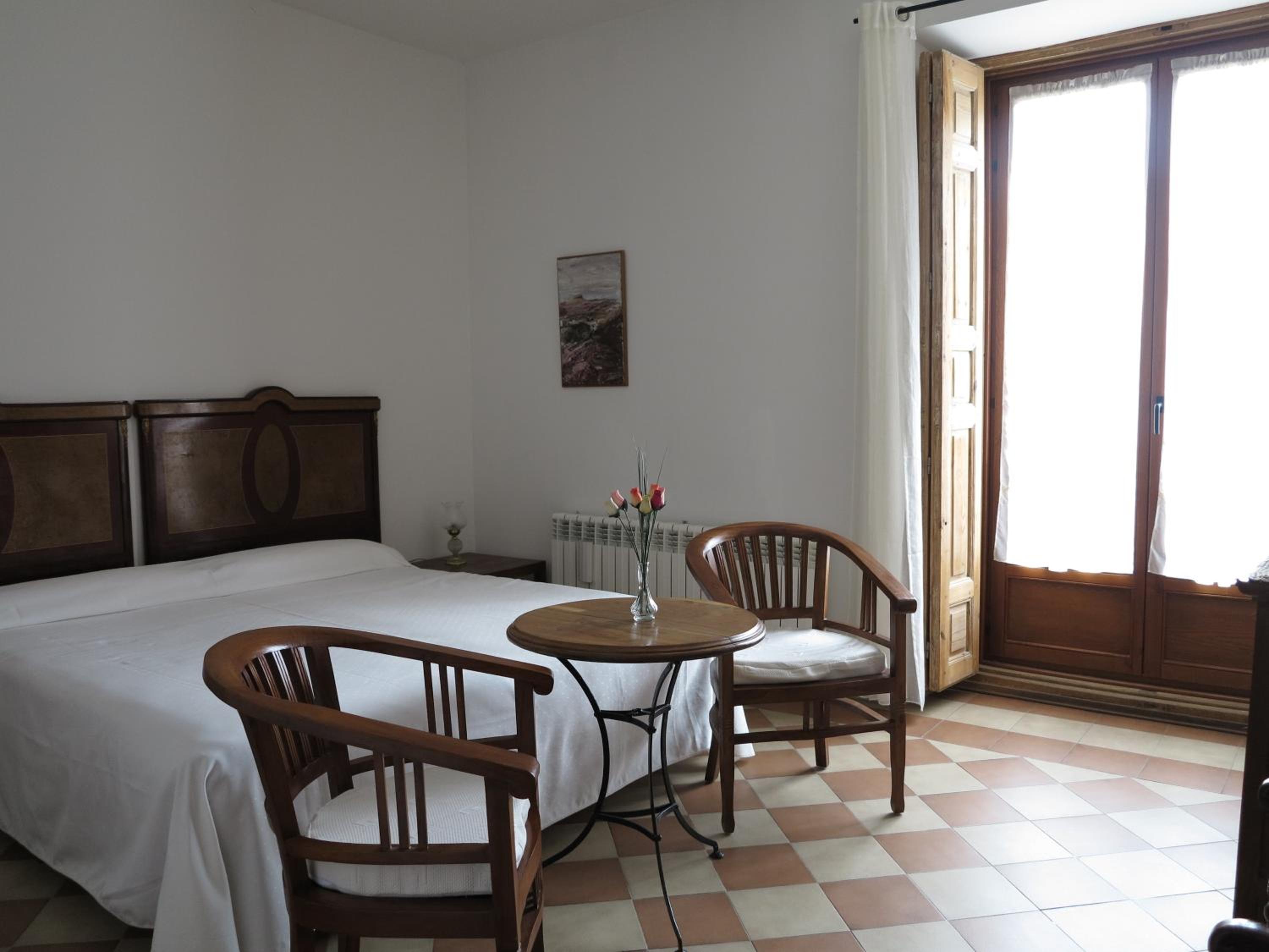 Double or Twin Room - Photo 15