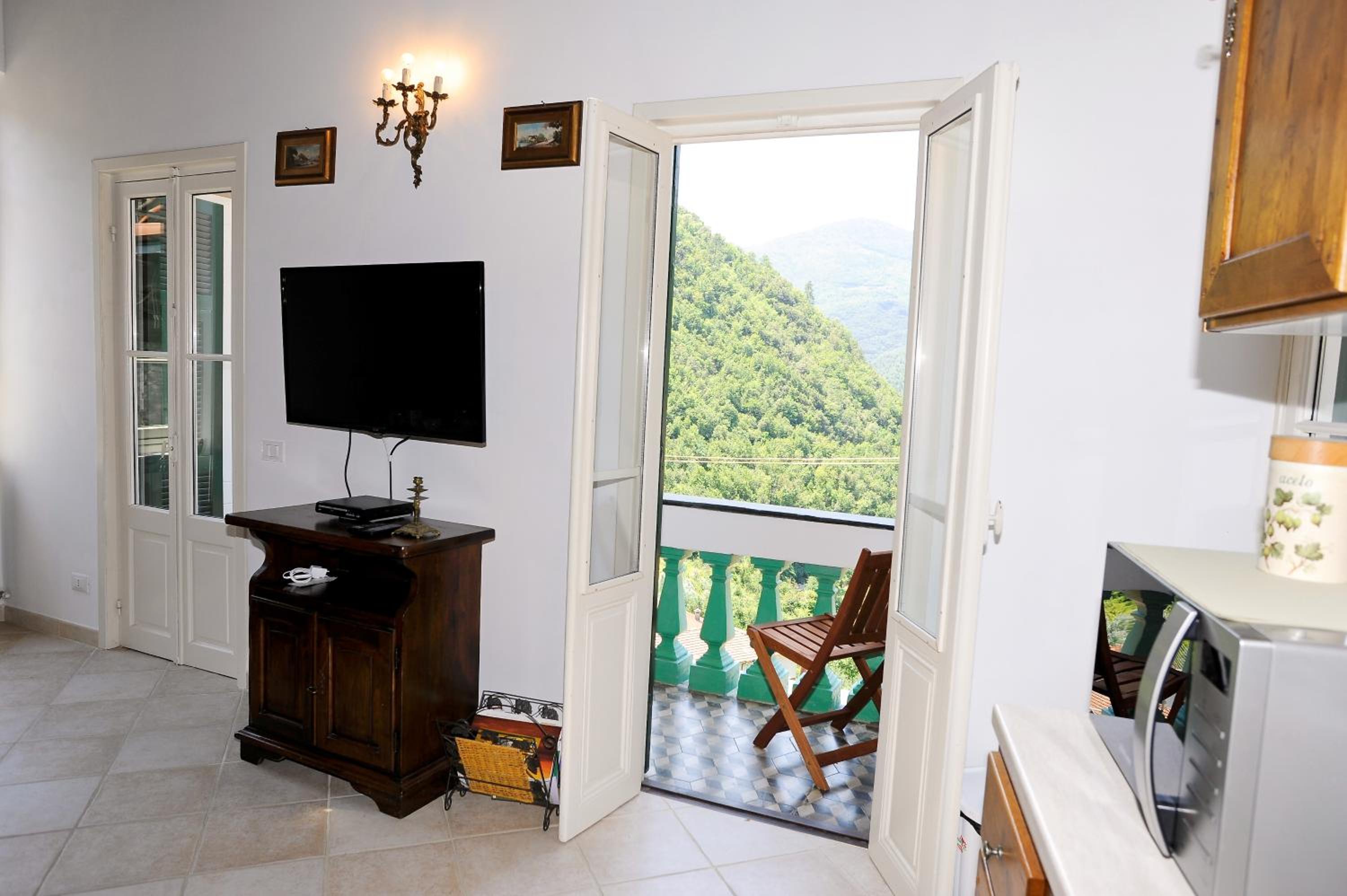 Apartment with Balcony photo 1
