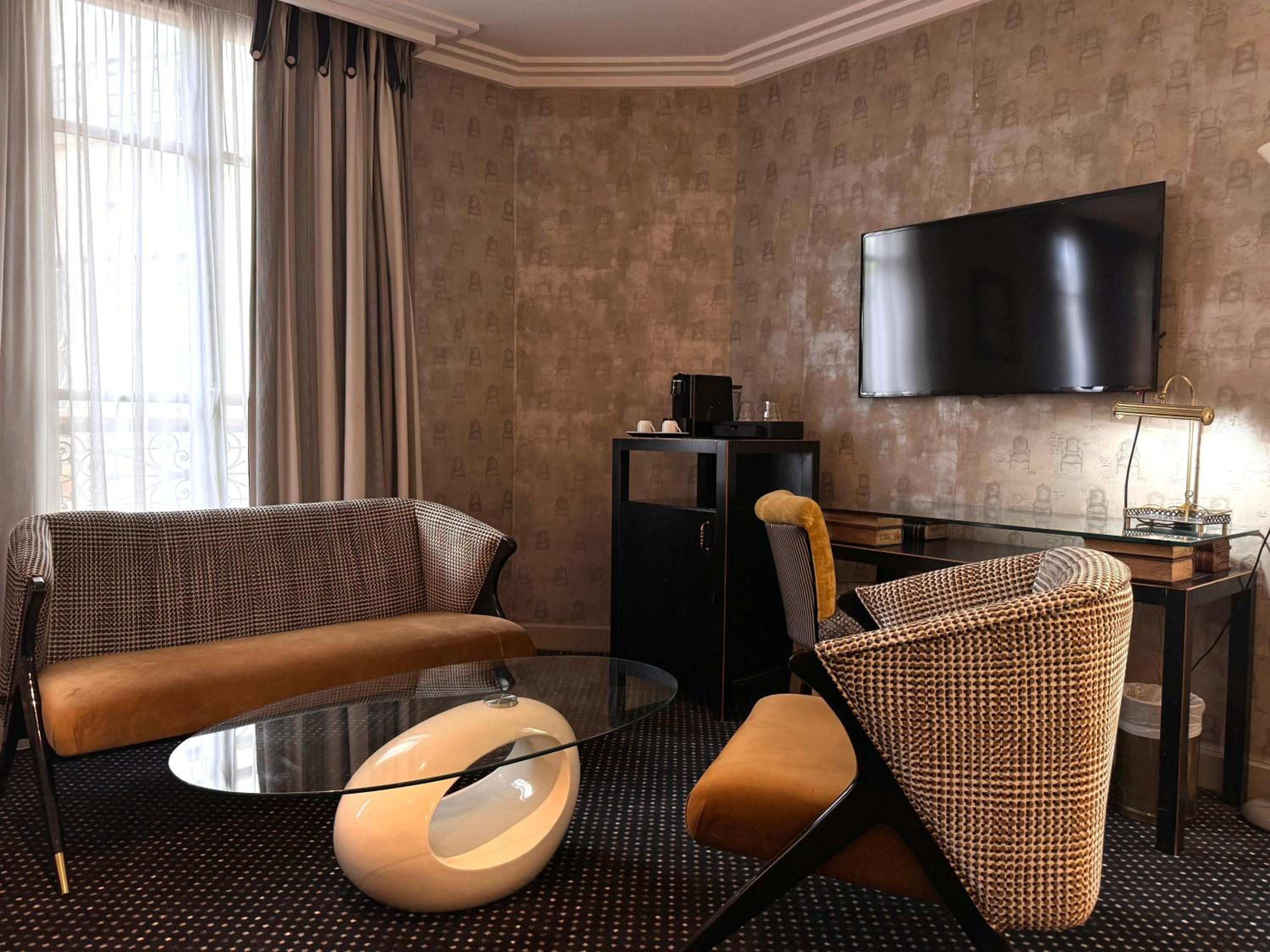 Suite photo 1