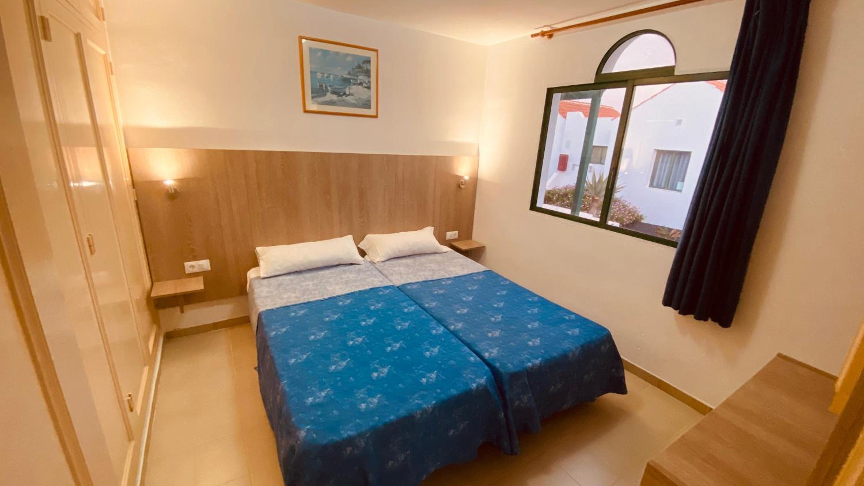 One-Bedroom Apartment with Balcony