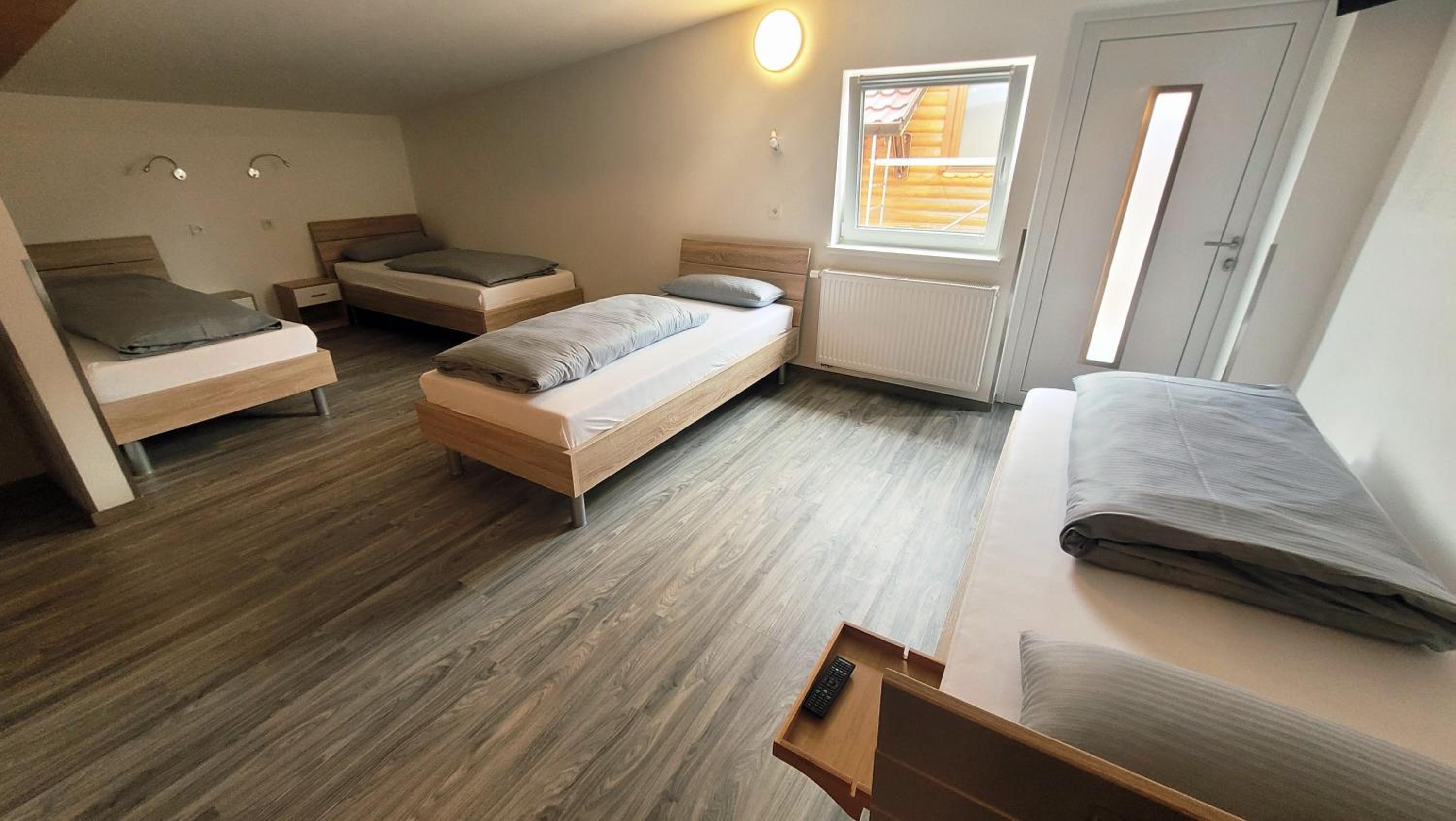 Quadruple Room with Private Bathroom photo 2