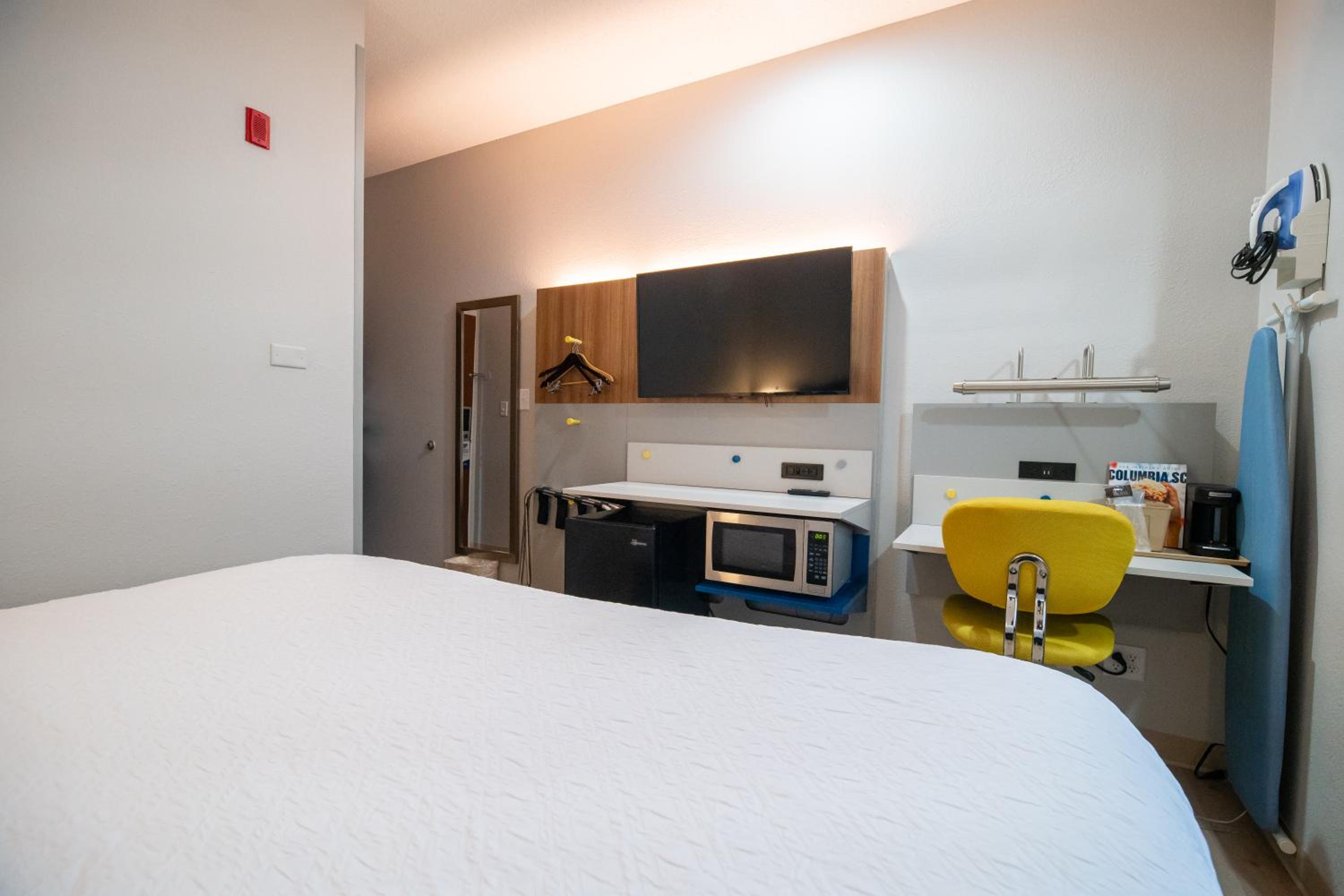 King Room - Non-Smoking photo 3
