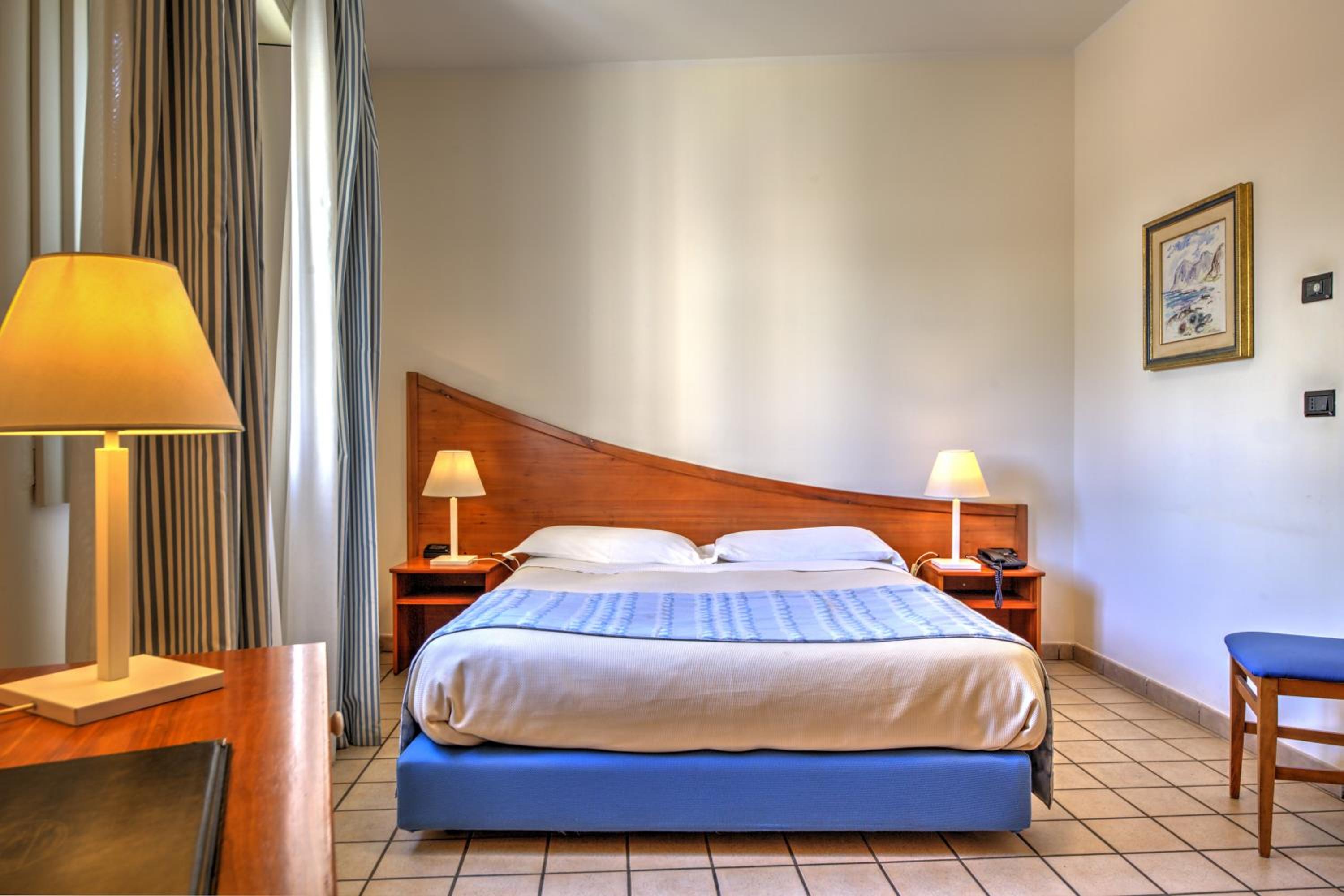Standard Double Room - Photo 2