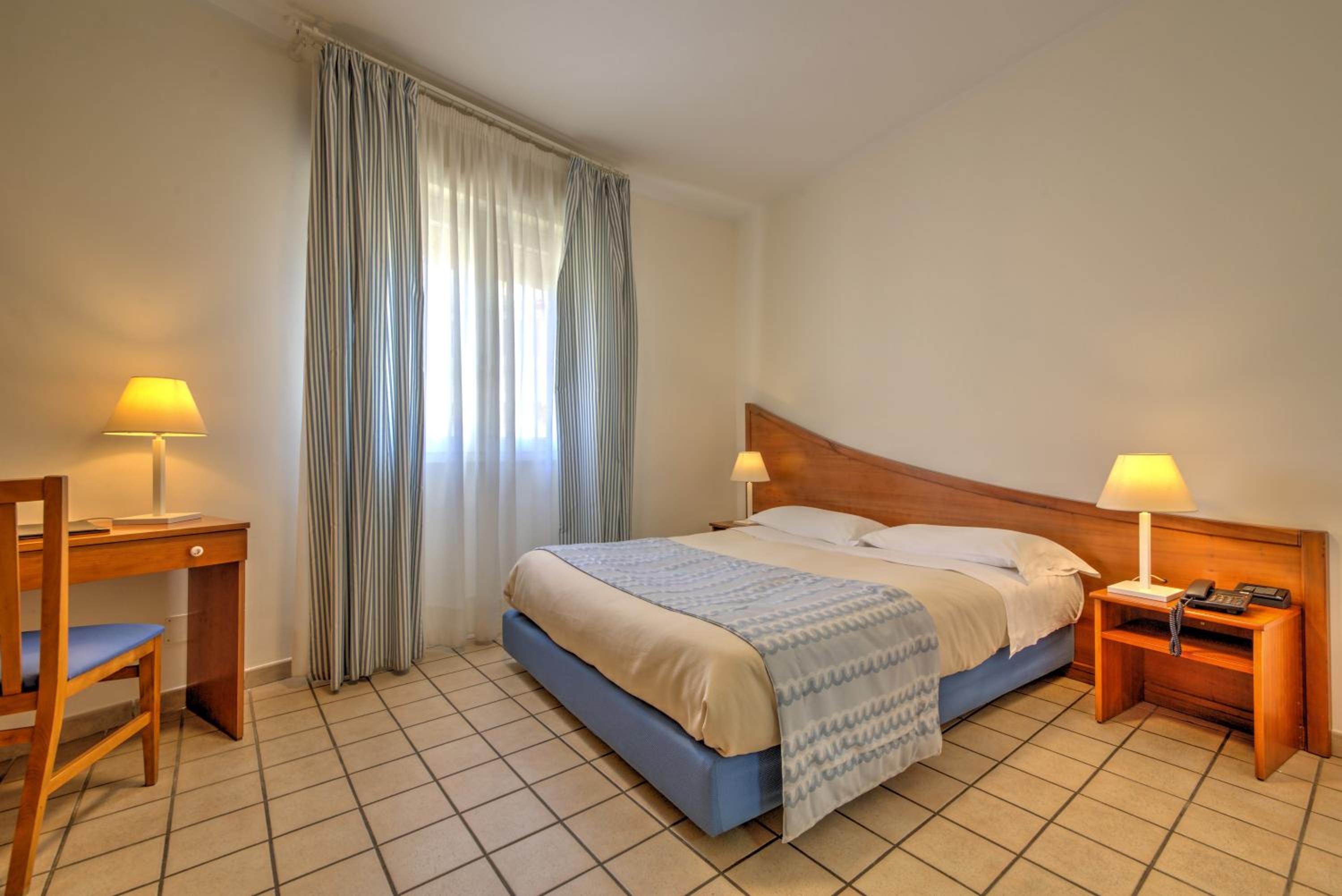 Standard Double Room - Photo 4