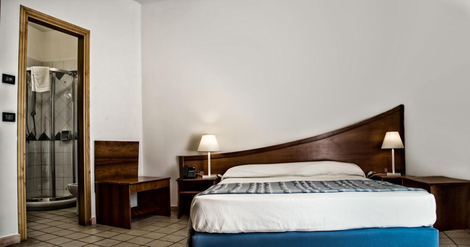 Double Room - Photo 4