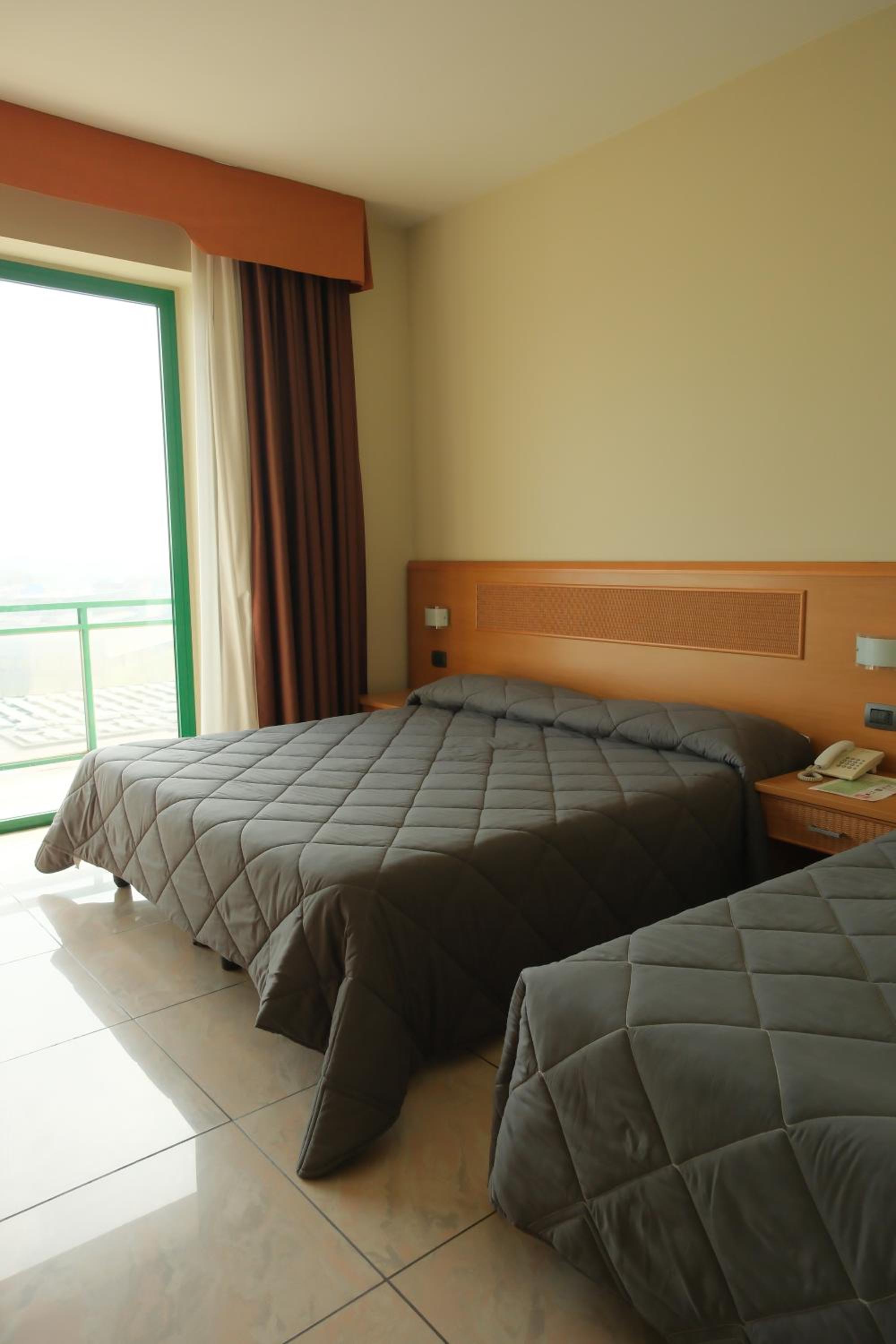 Triple Room - Photo 1