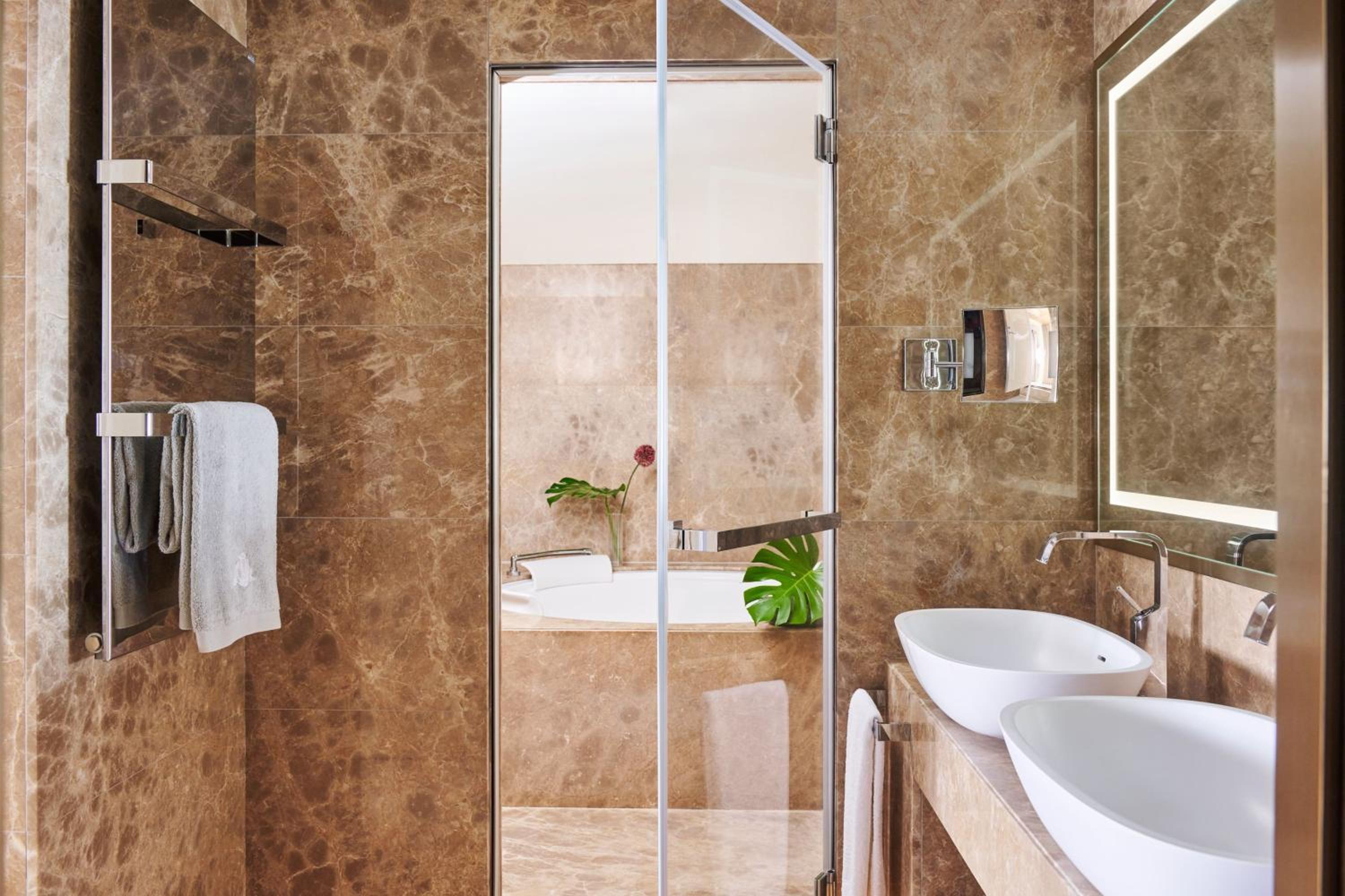 Gallia Presidential Suite, 1 Bedroom Residential Suite thumbnail 5