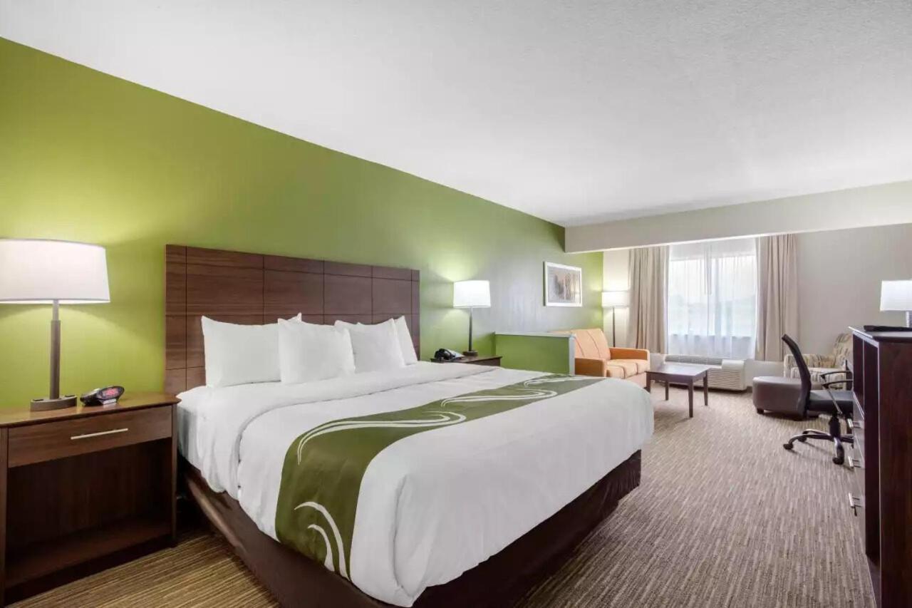King Suite - Non Smoking/Interior Hall - Photo 1