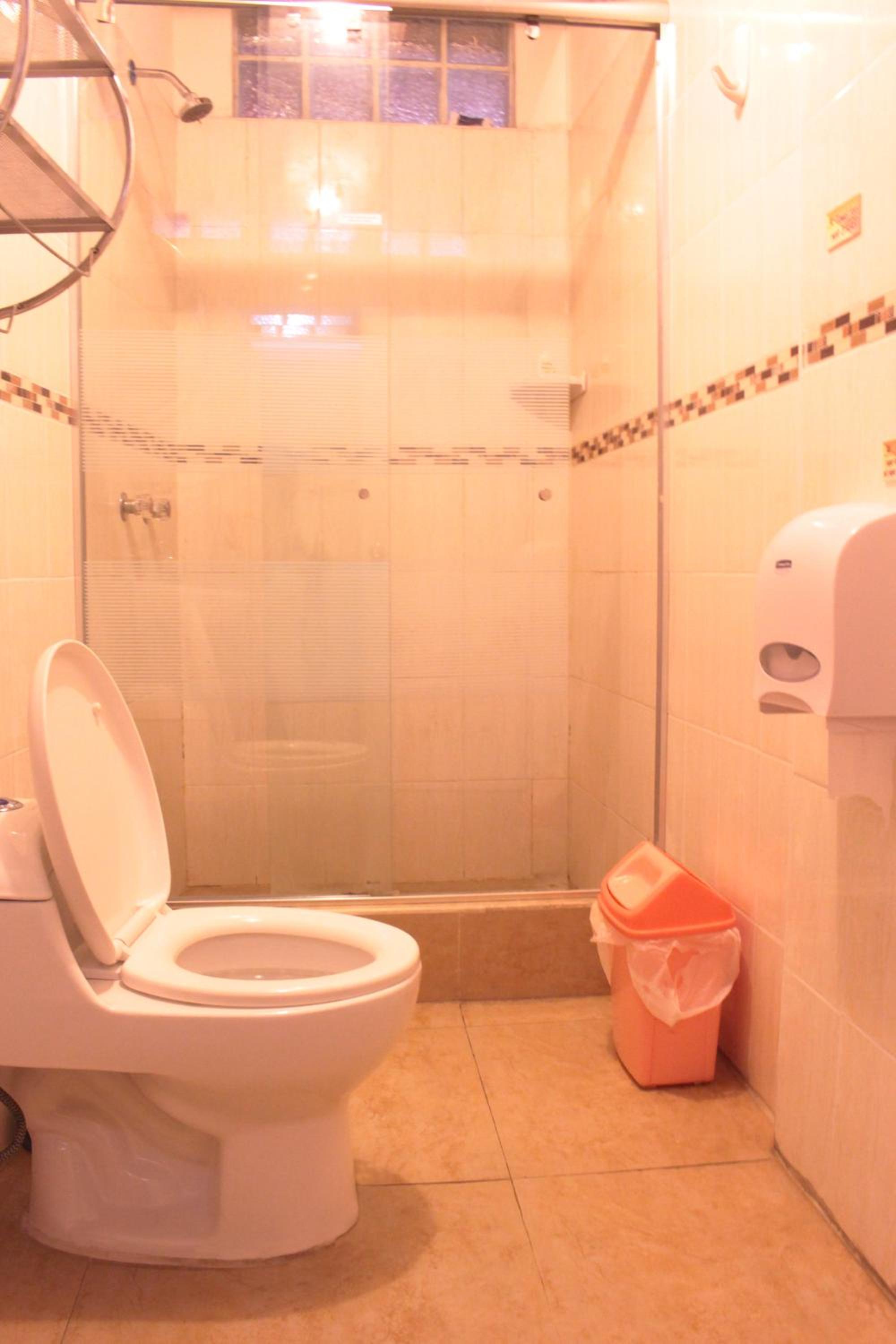 Basic Triple Room with Shared Bathroom photo 2