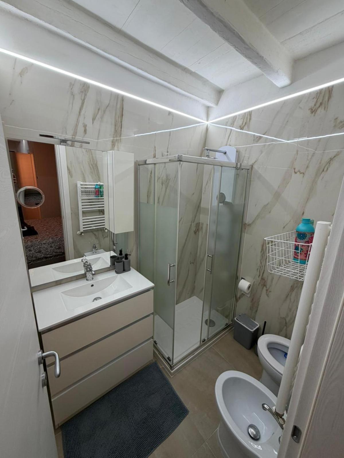 Studio Apartment photo 2