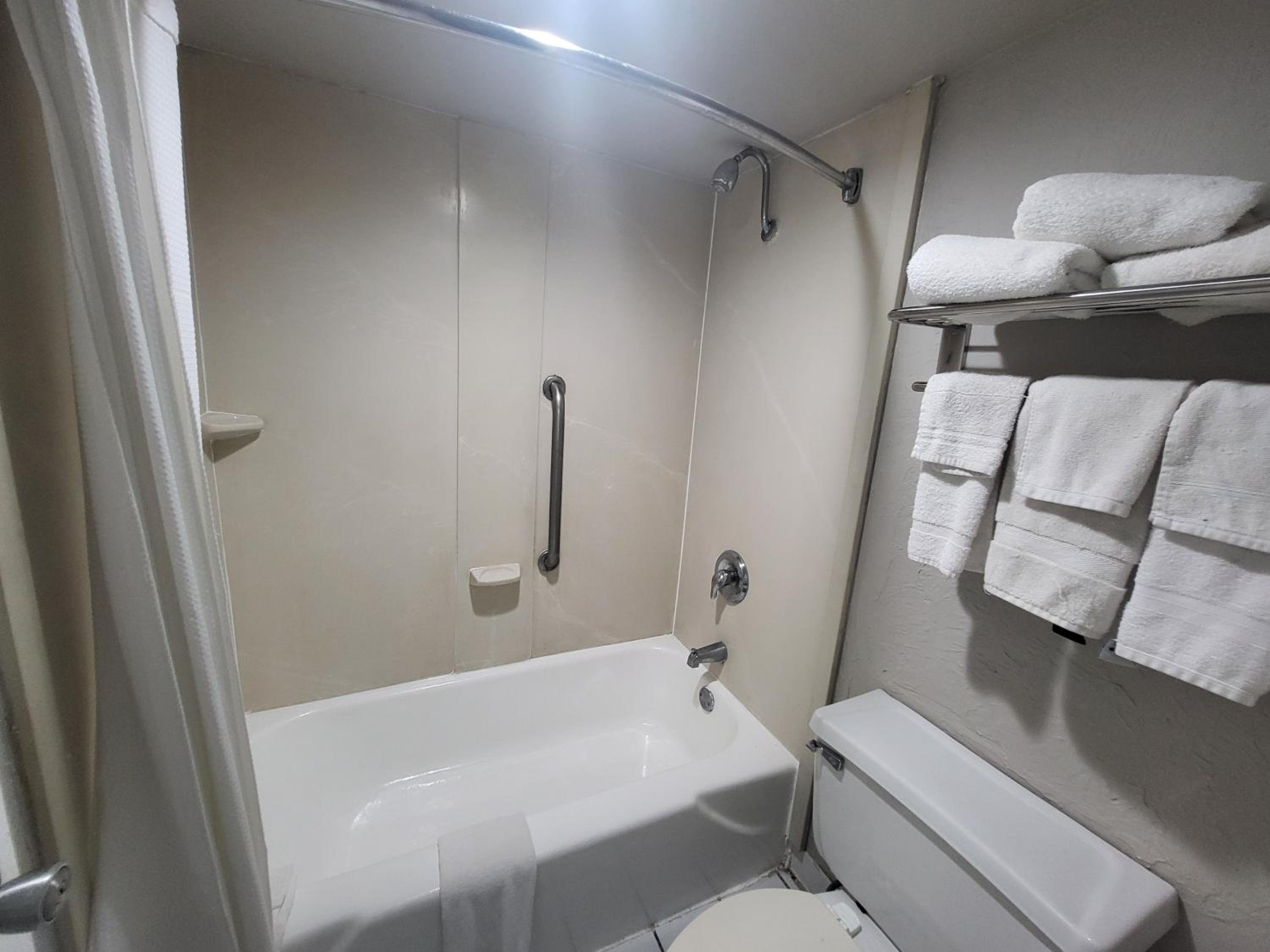 King Room - Non Smoking - Photo 11
