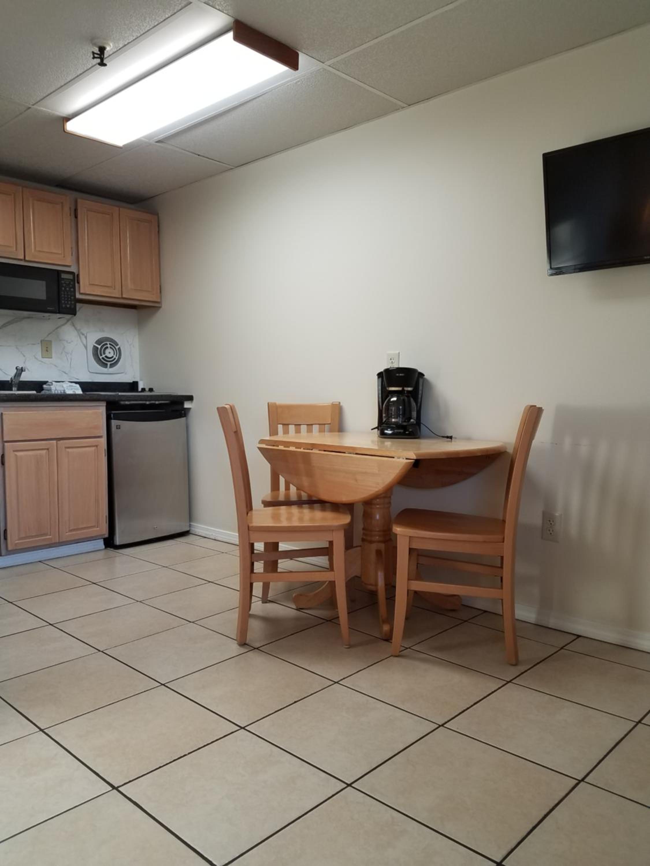Family Room photo 3