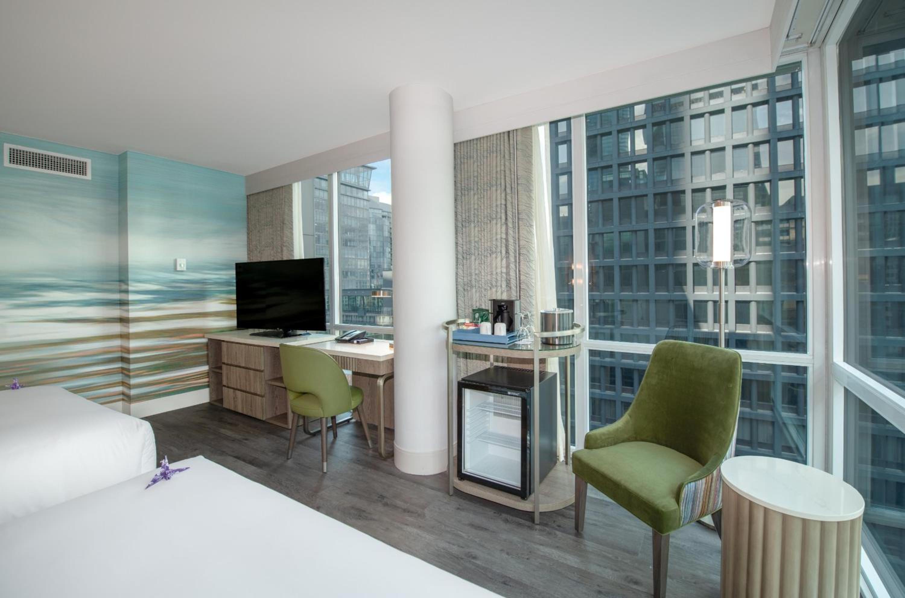 Coast Two Queens Corner Room - Pet Friendly photo 3