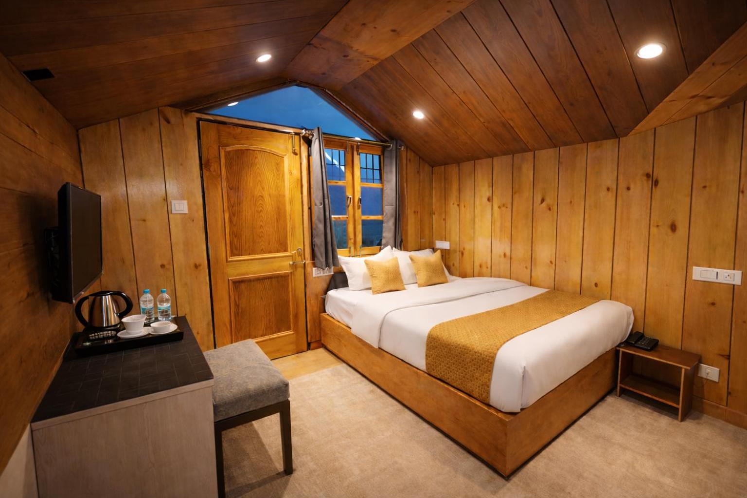 Budget Double Room photo 2