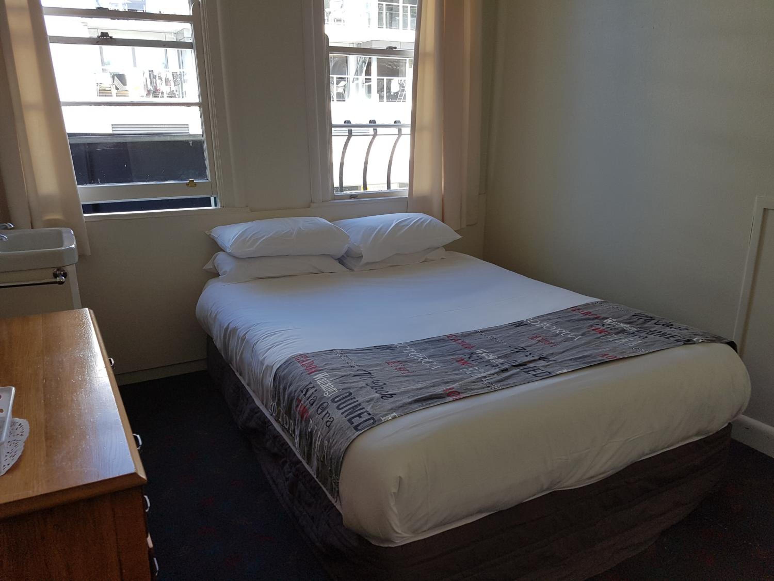 Standard Double Room with Shared Bathroom photo 2