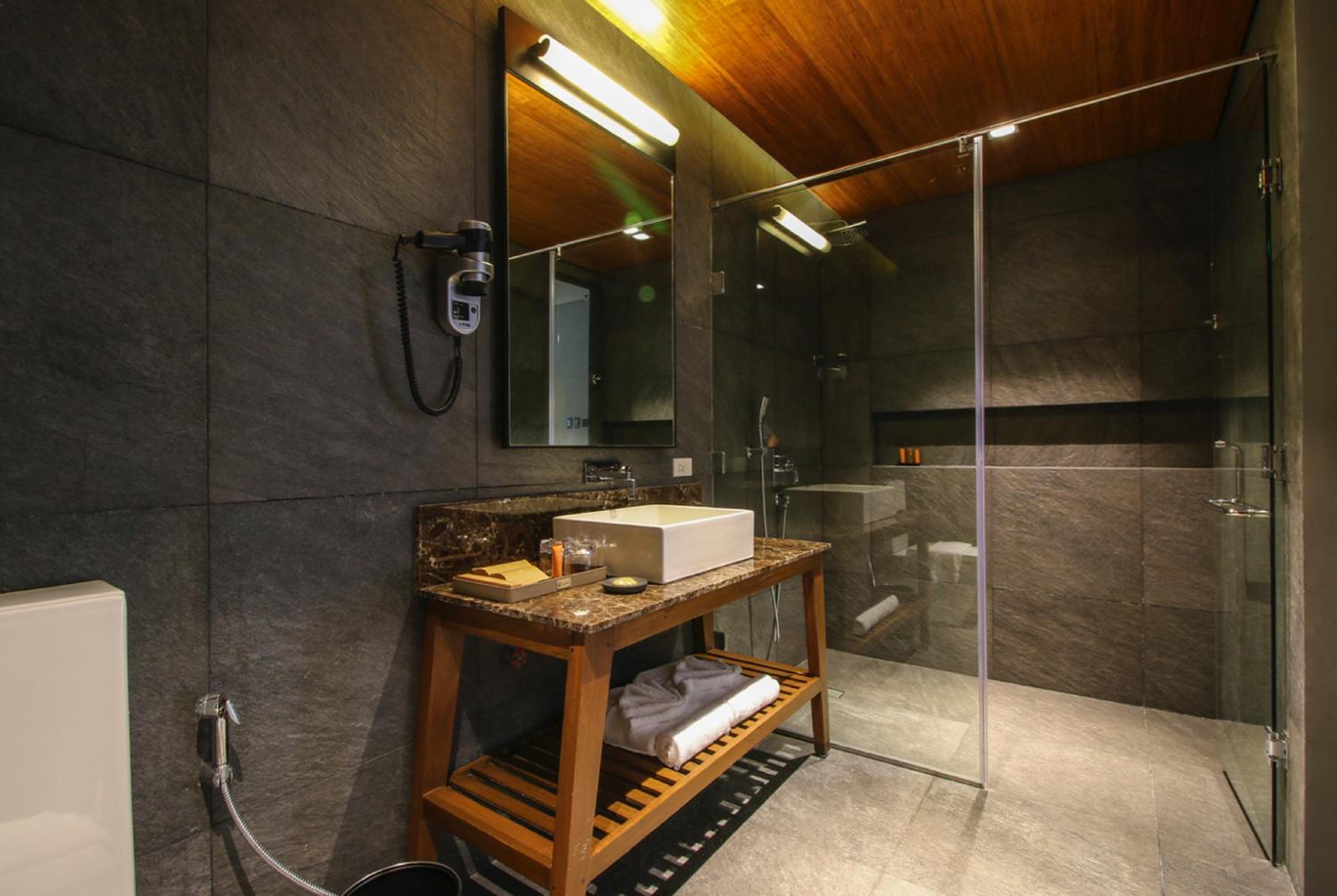 Bayview King Deluxe Room  photo 3