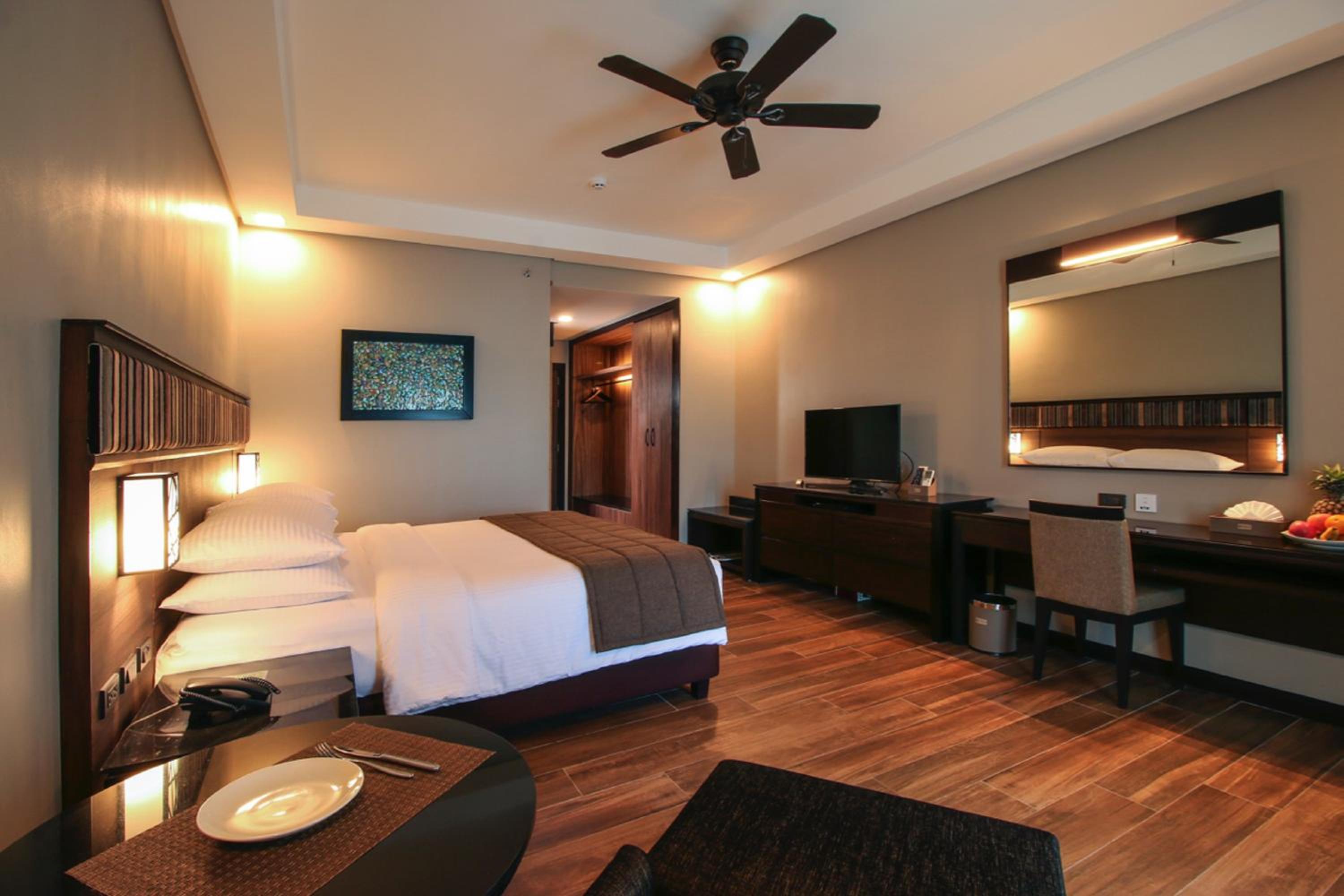 Bayview King Room photo 3