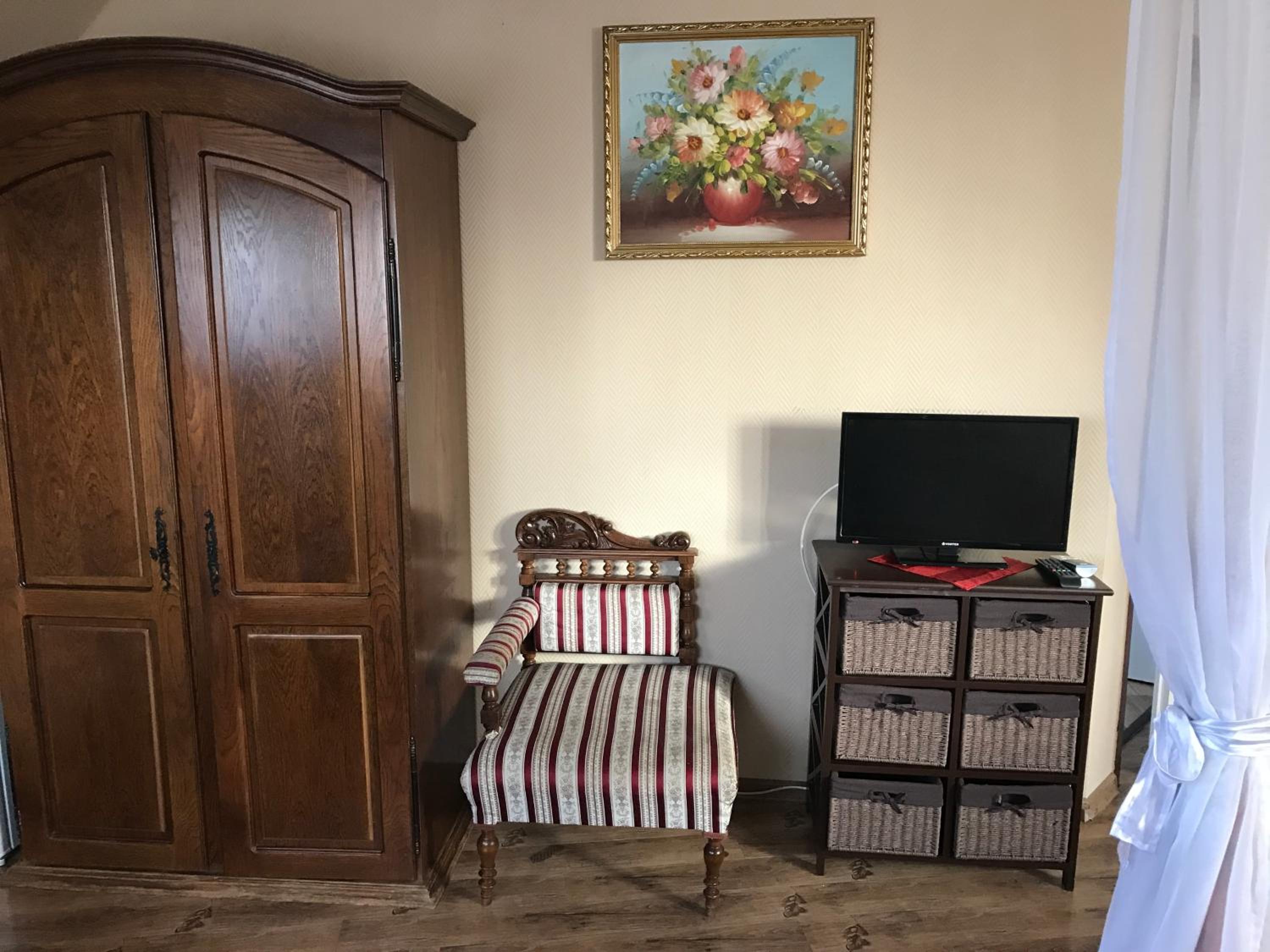 Family Room photo 2