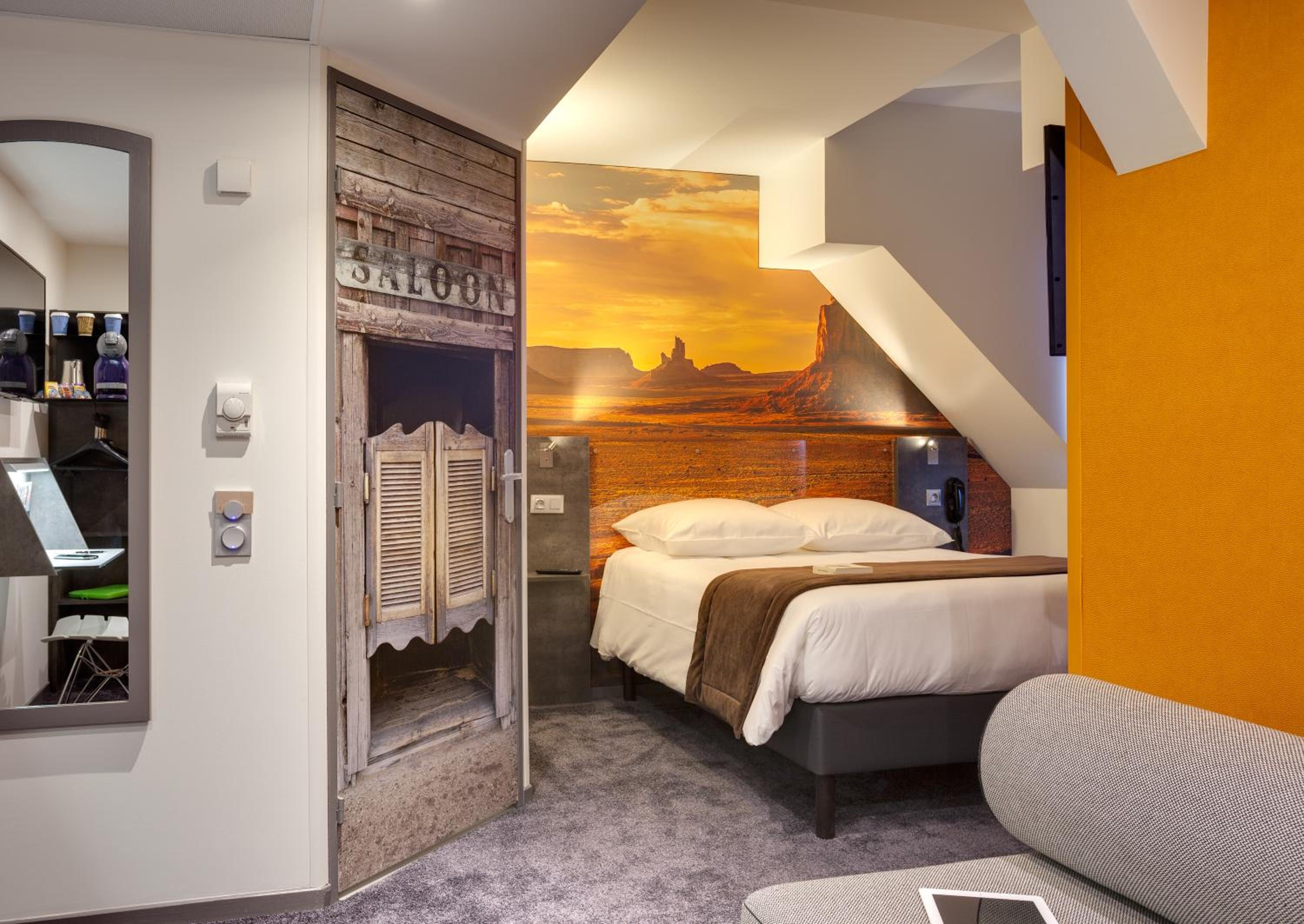Triple Room with 1 Double Bed and 1 Single Bed - Photo 1