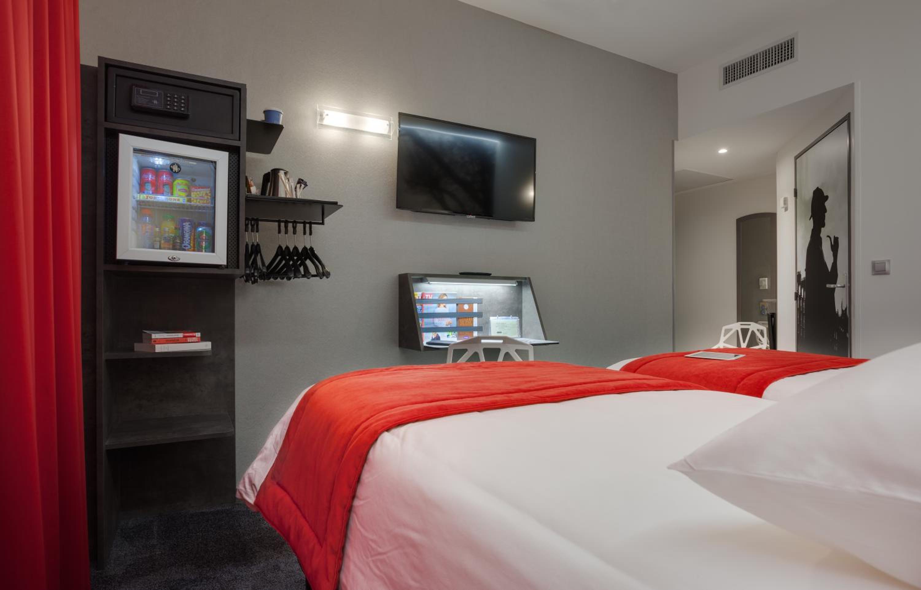 Standard Room with 2 Single Beds - Photo 5