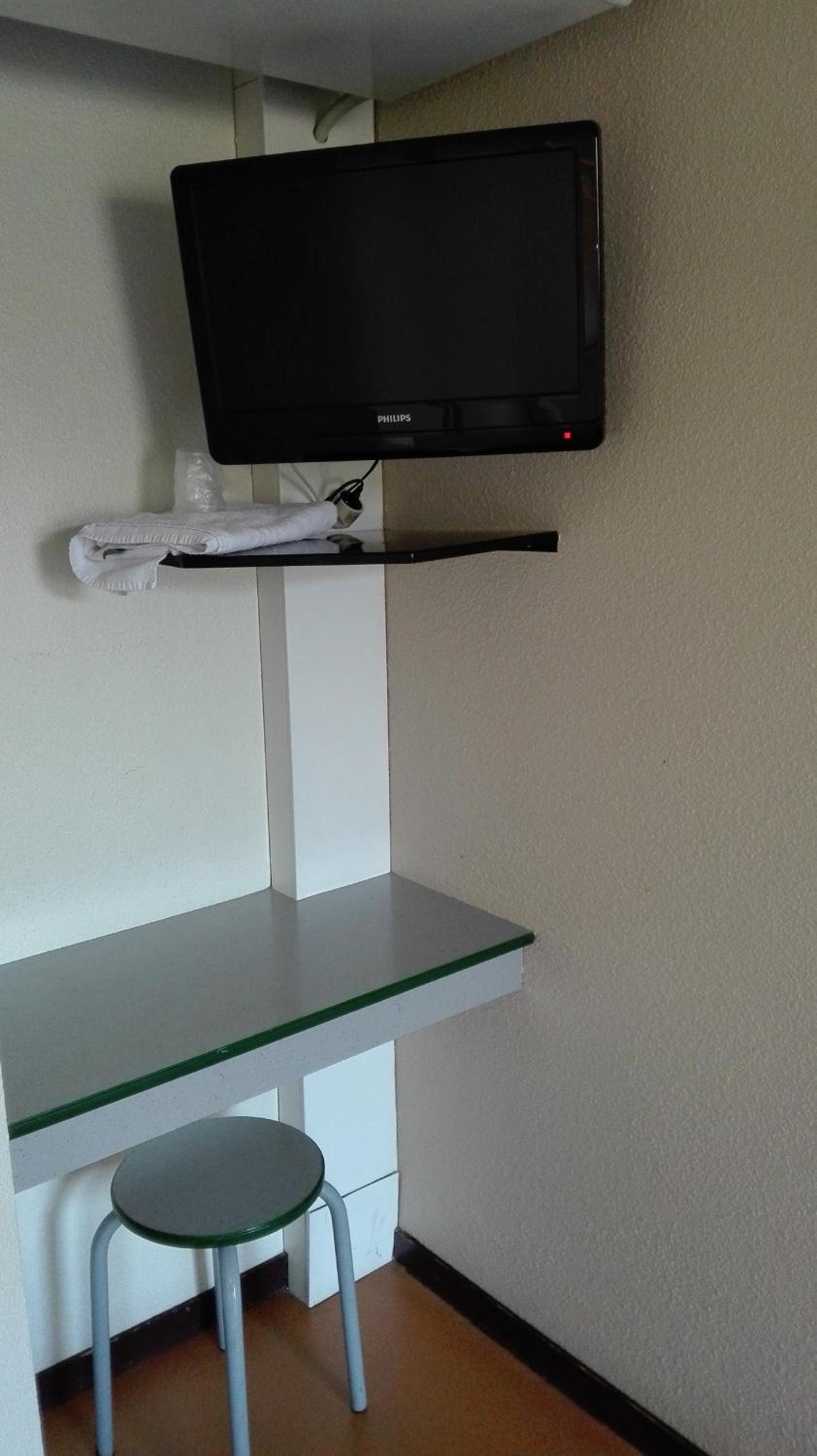 Twin Room - Photo 1