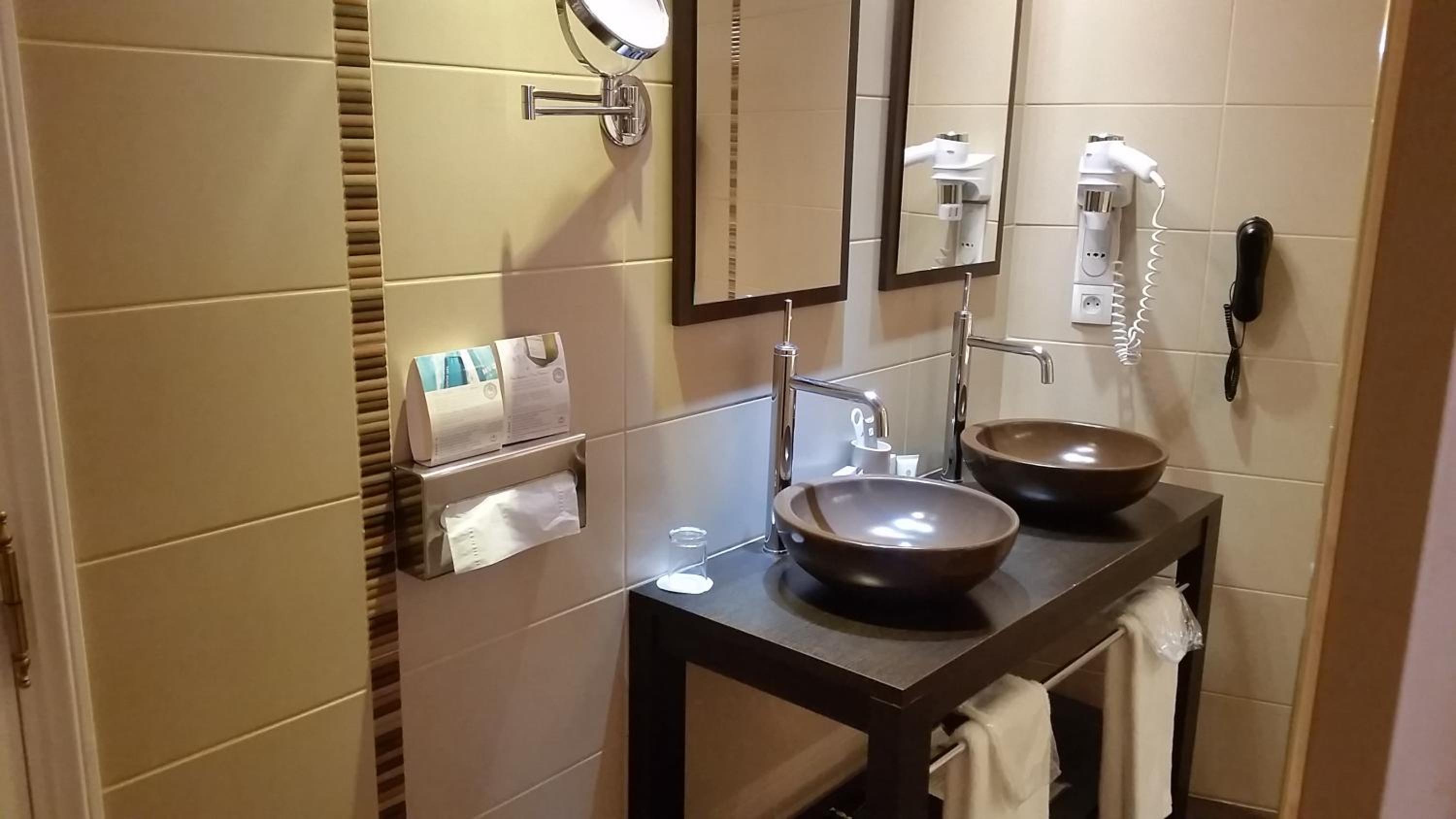 Superior Double Room - Photo 2