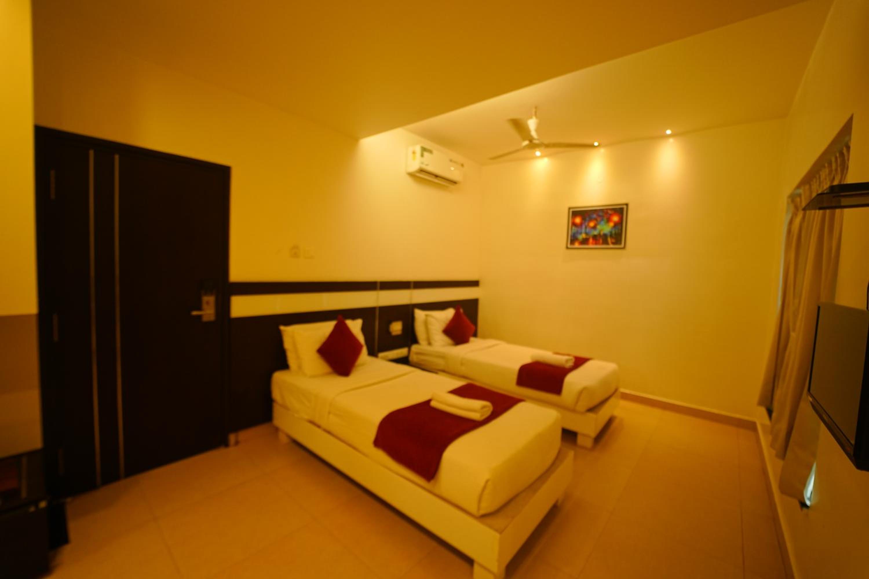 Deluxe Double or Twin Room photo 3