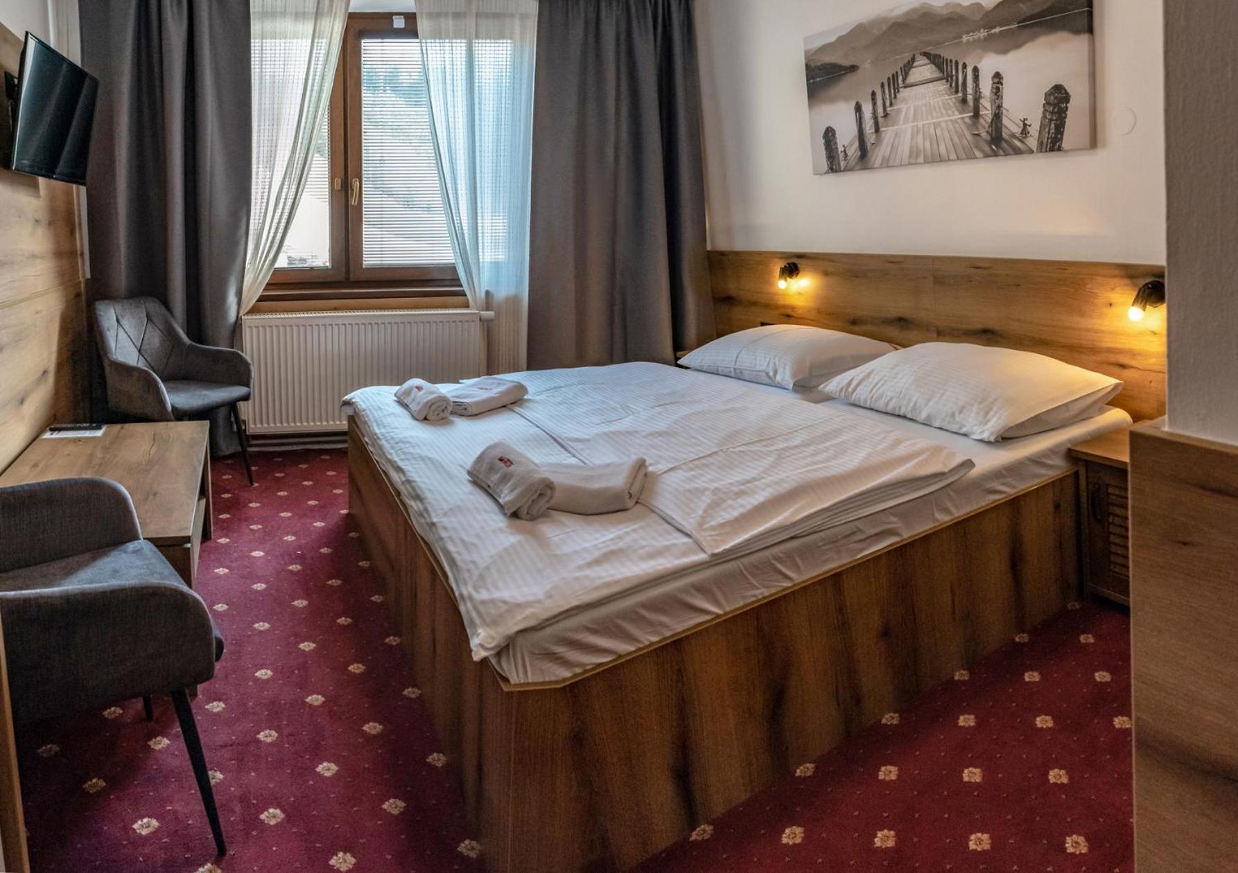 Double or Twin Room - Photo 10