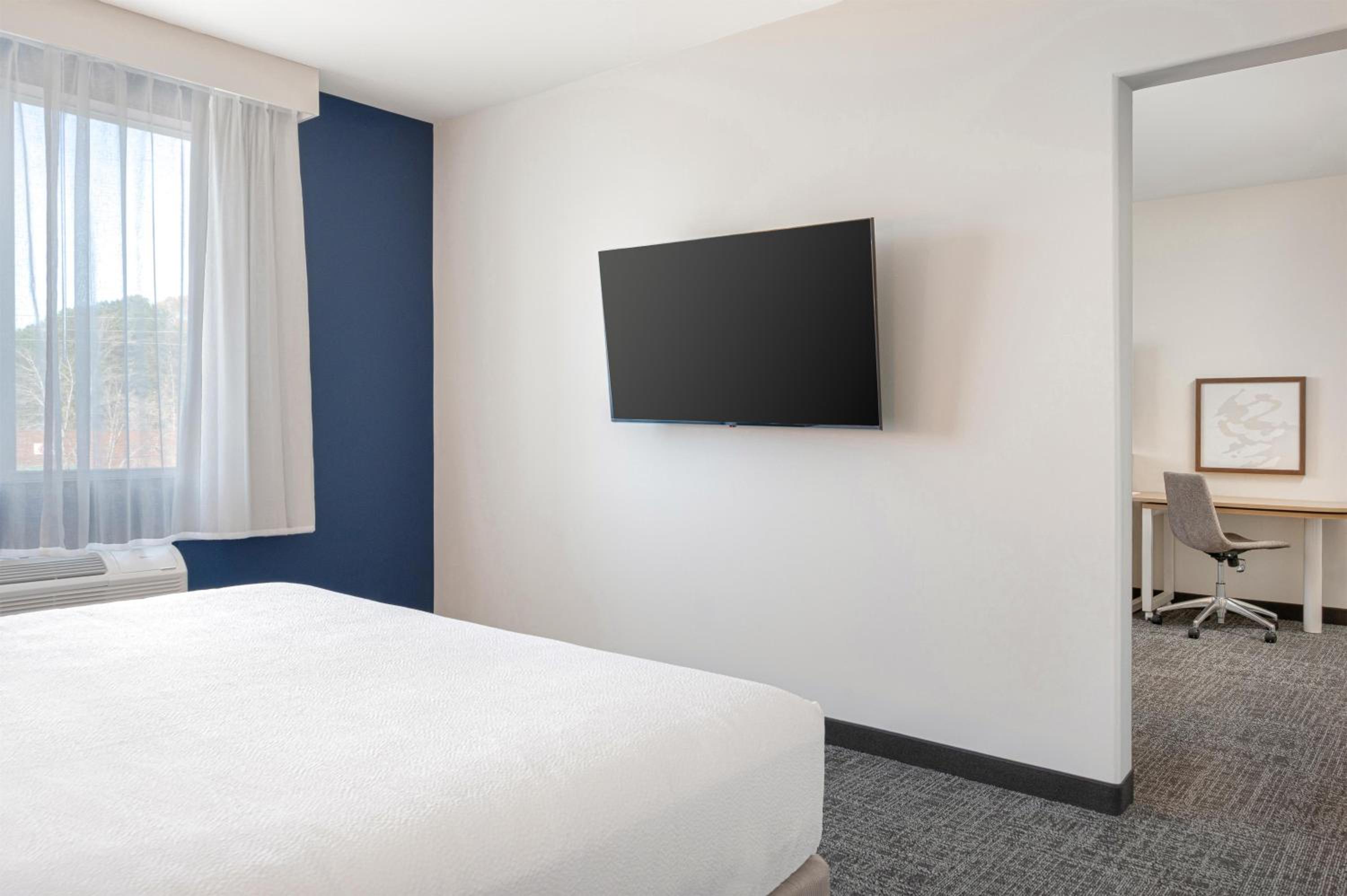 King Suite - Photo 2