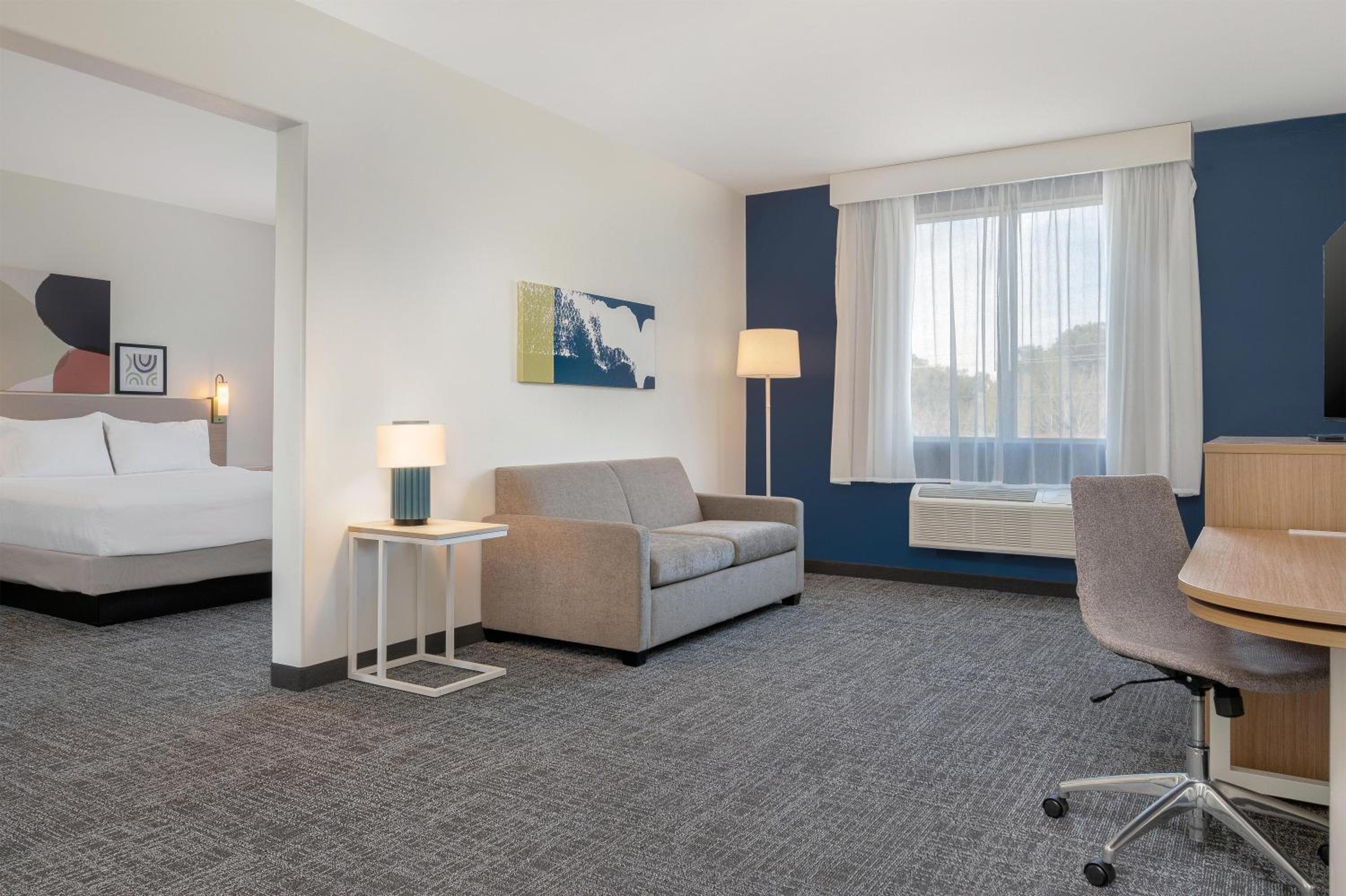 King Suite - Photo 3