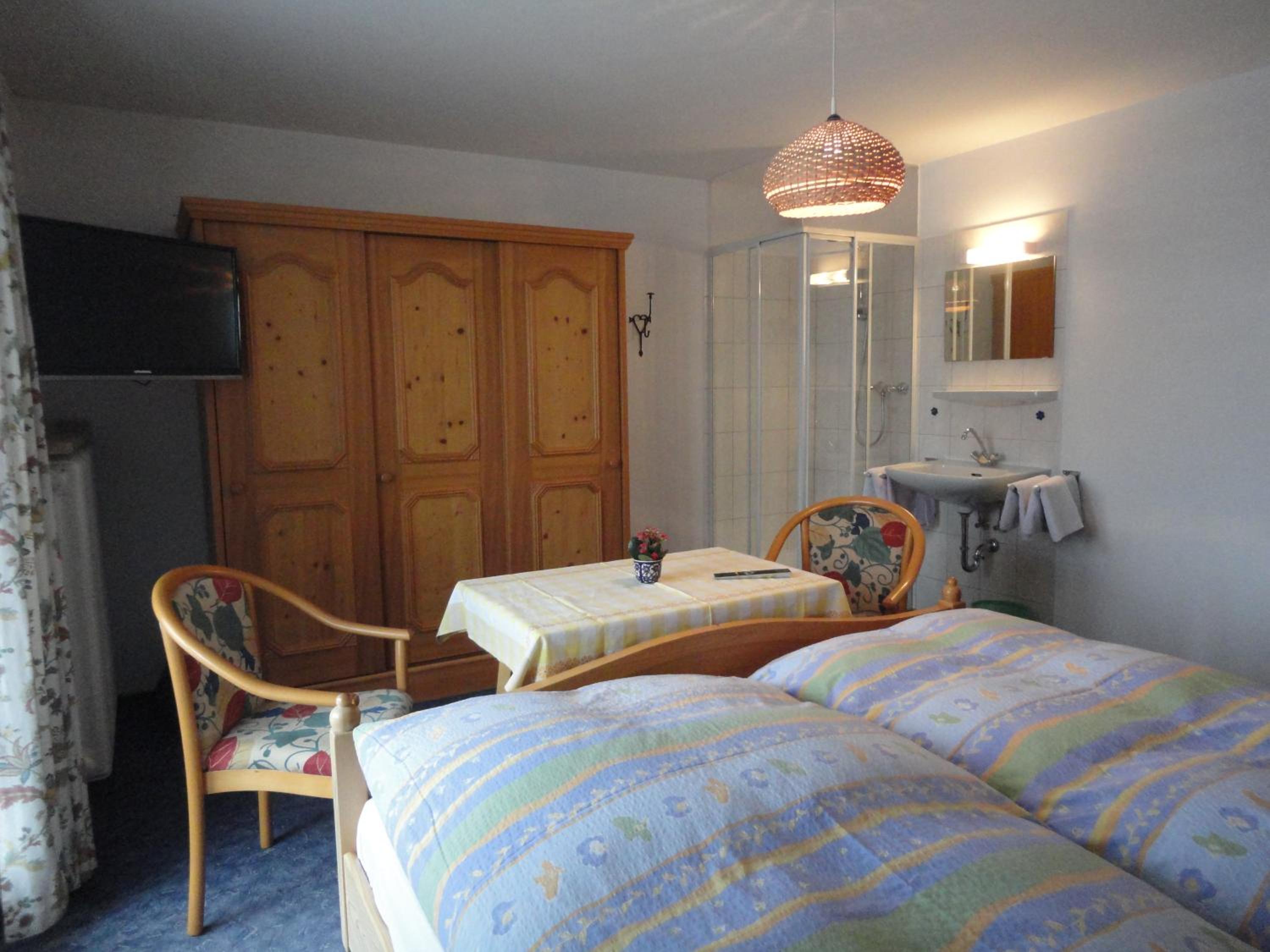 Budget Double Room photo 3