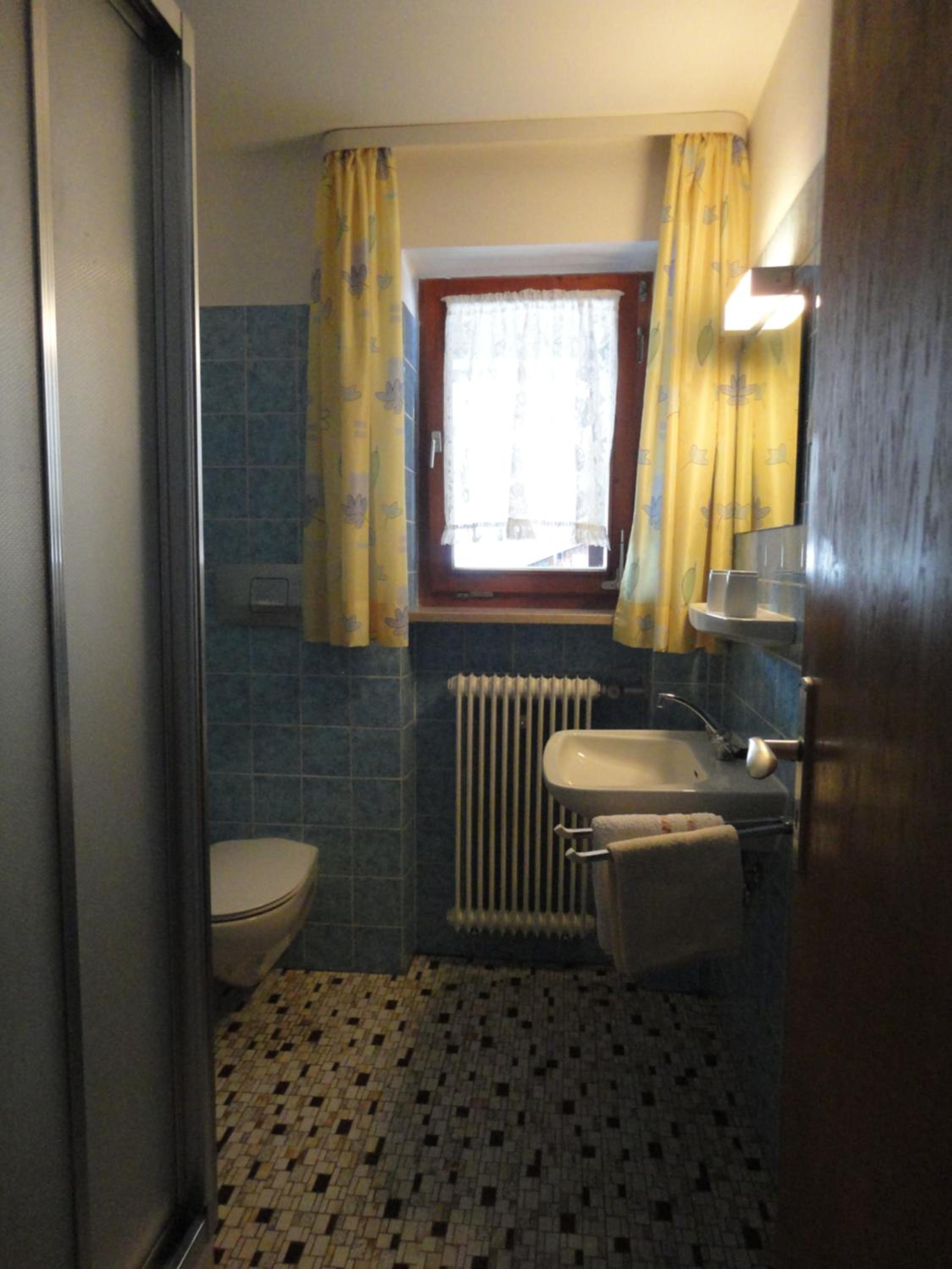 Budget Double Room photo 3