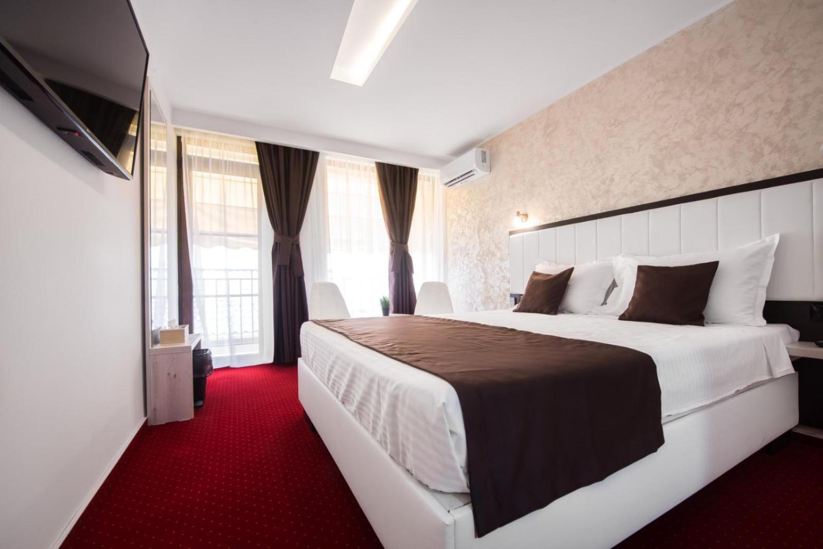Double Room with Balcony photo 2