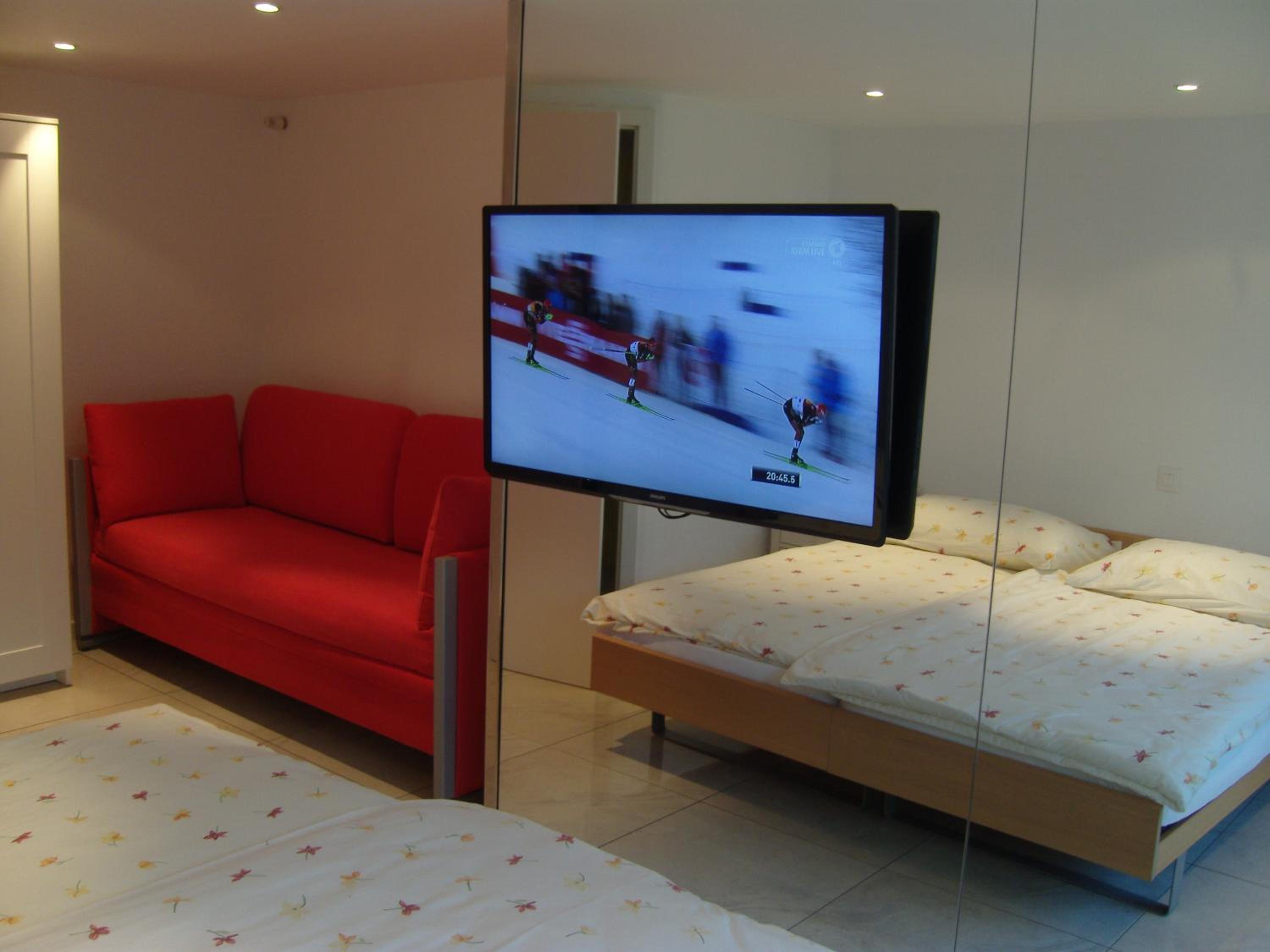 Double Room with Private Bathroom - Photo 6