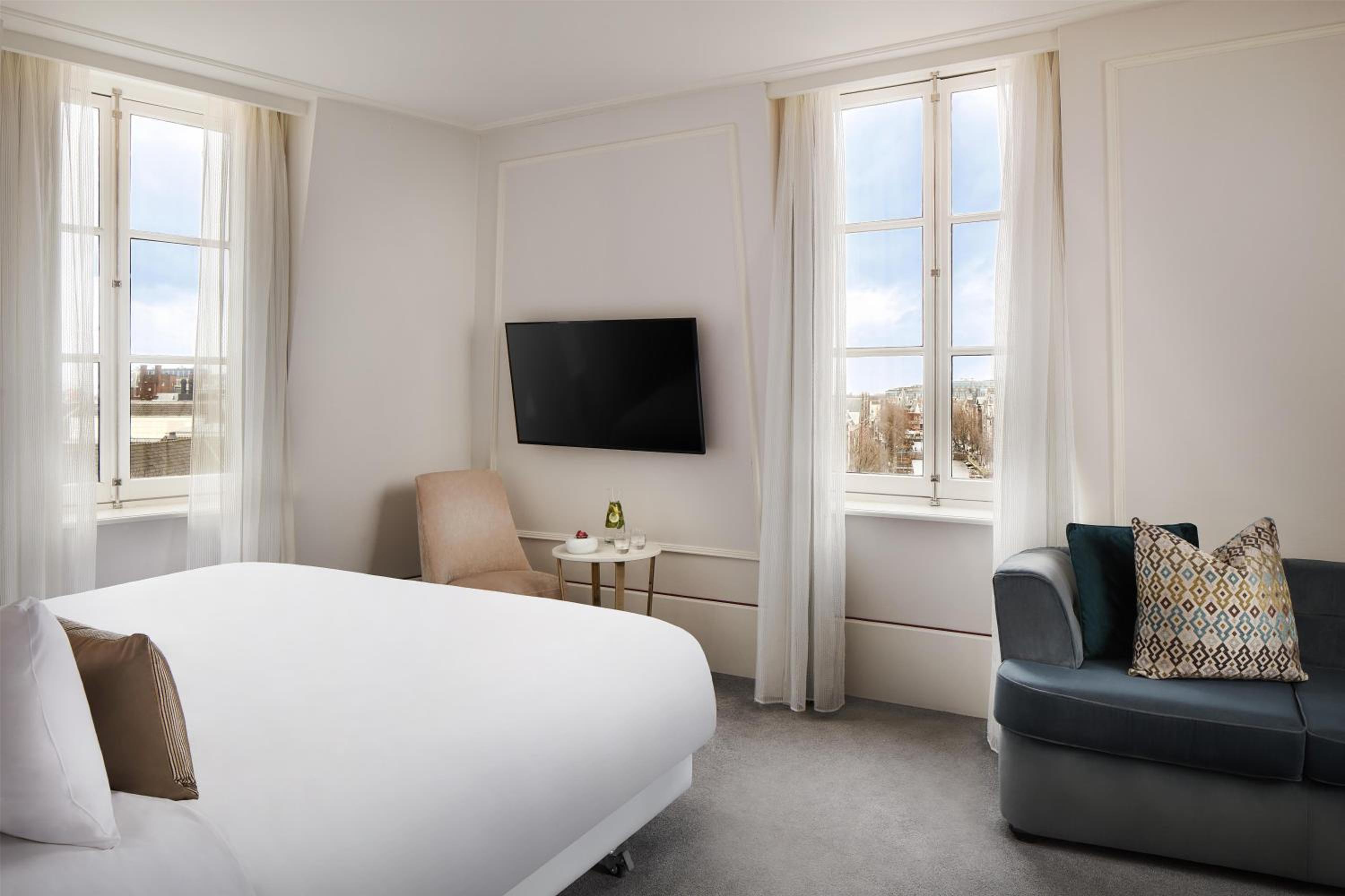 Junior Suite with Canal View