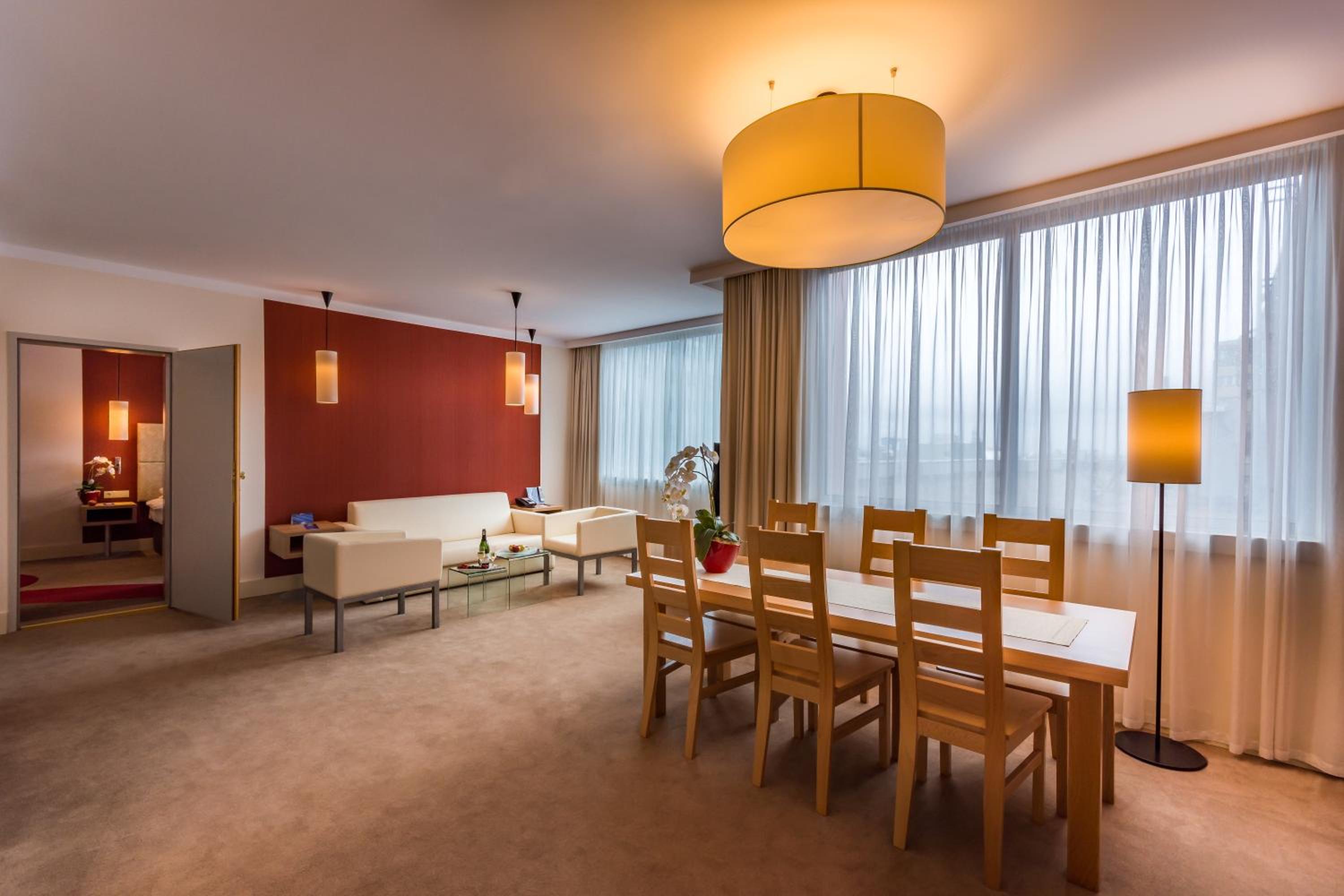 One-Bedroom Suite - Photo 1