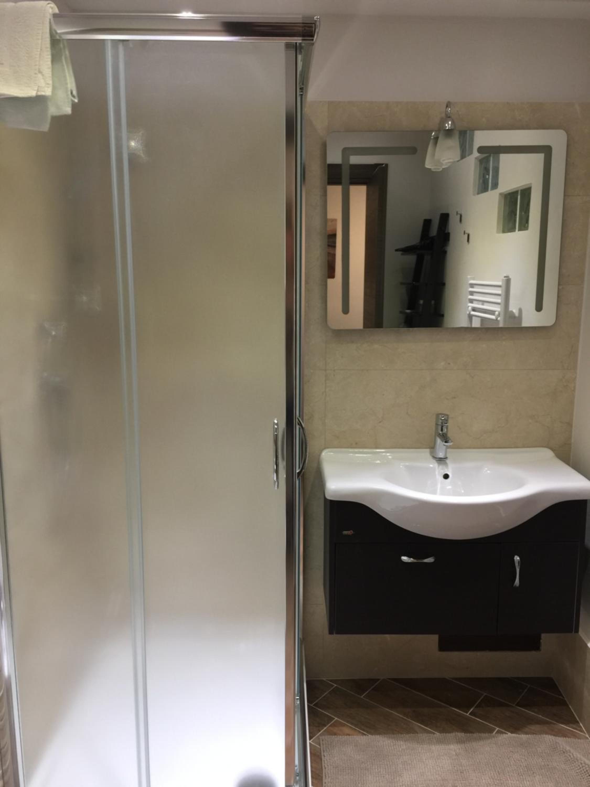 Quadruple Room with Private Bathroom photo 2