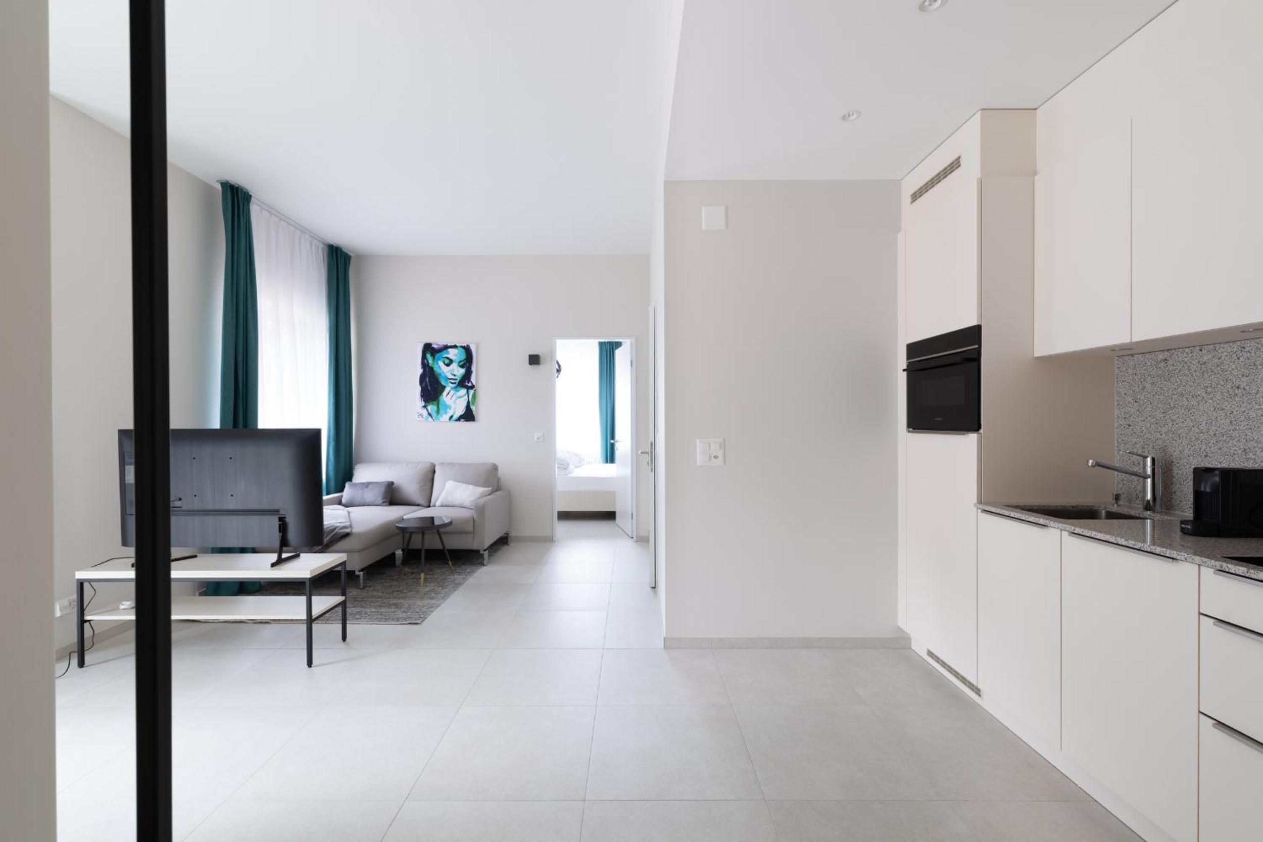 Suite Apartment photo 2