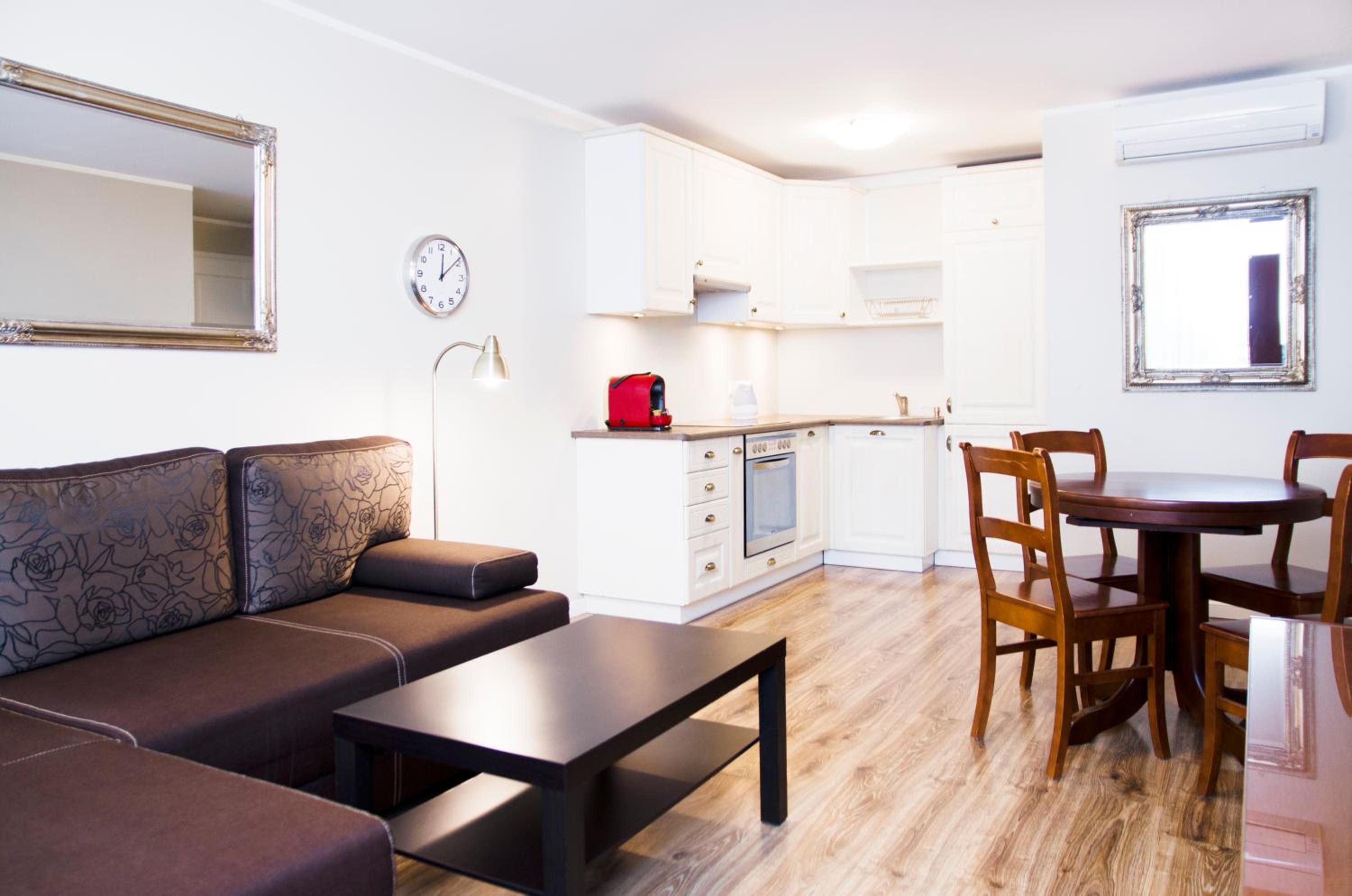 Superior One-Bedroom Apartment with Balcony - 15th Floor