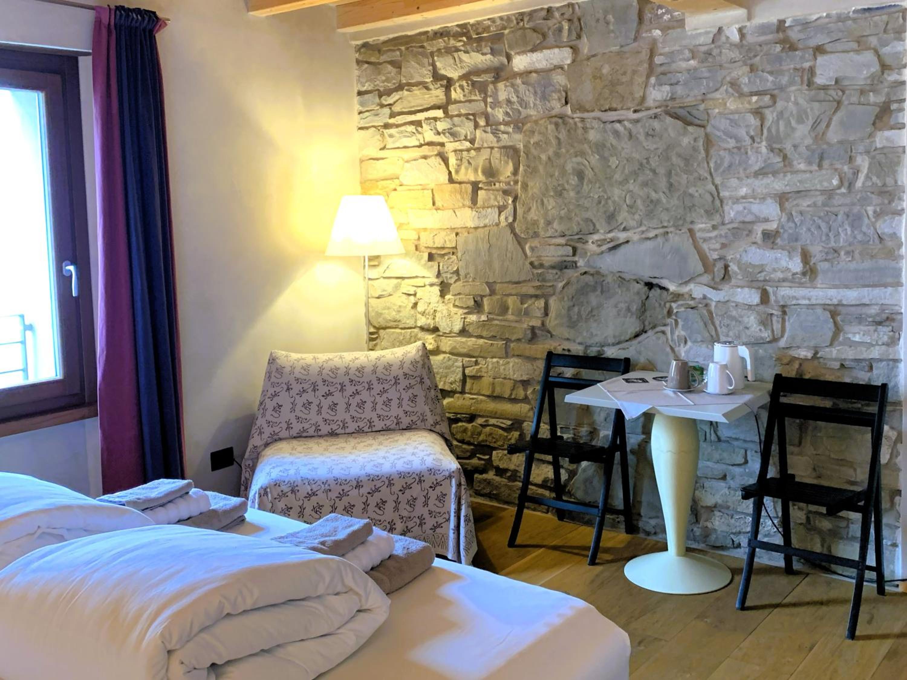 Deluxe Double Room (2 Adults + 1 Child) photo 2