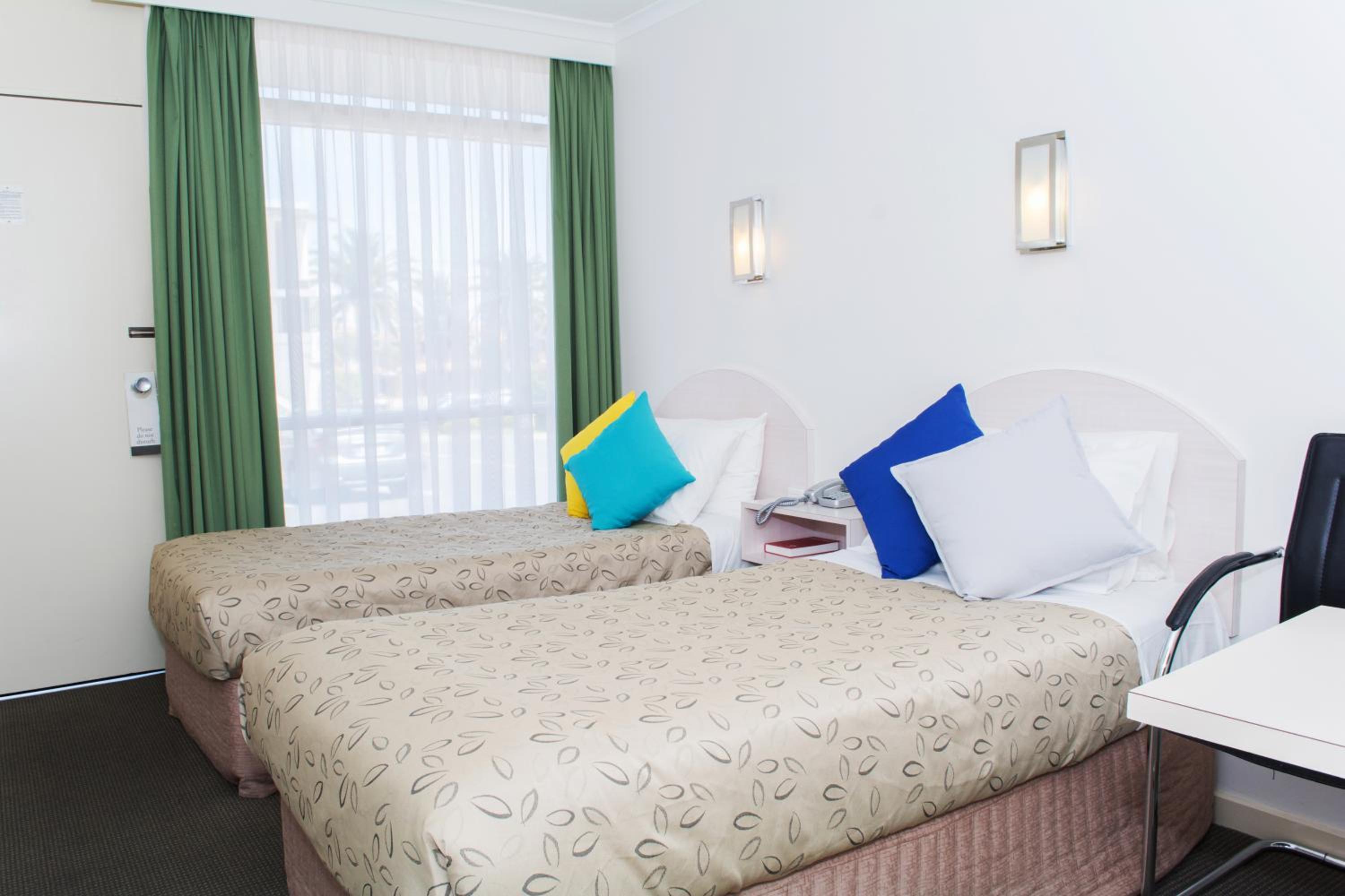 Standard Twin Room - Photo 8