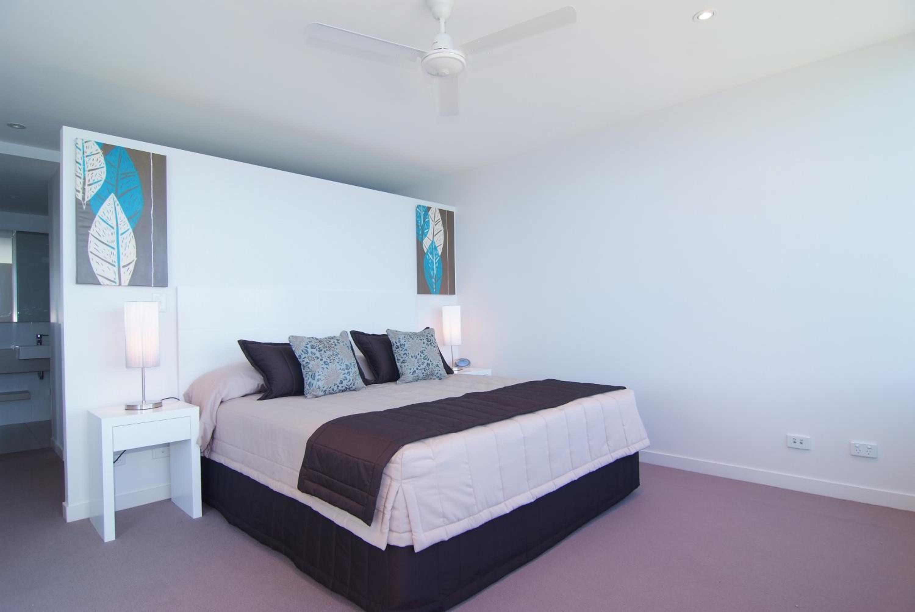 One Bedroom Ocean View Apartment photo 2