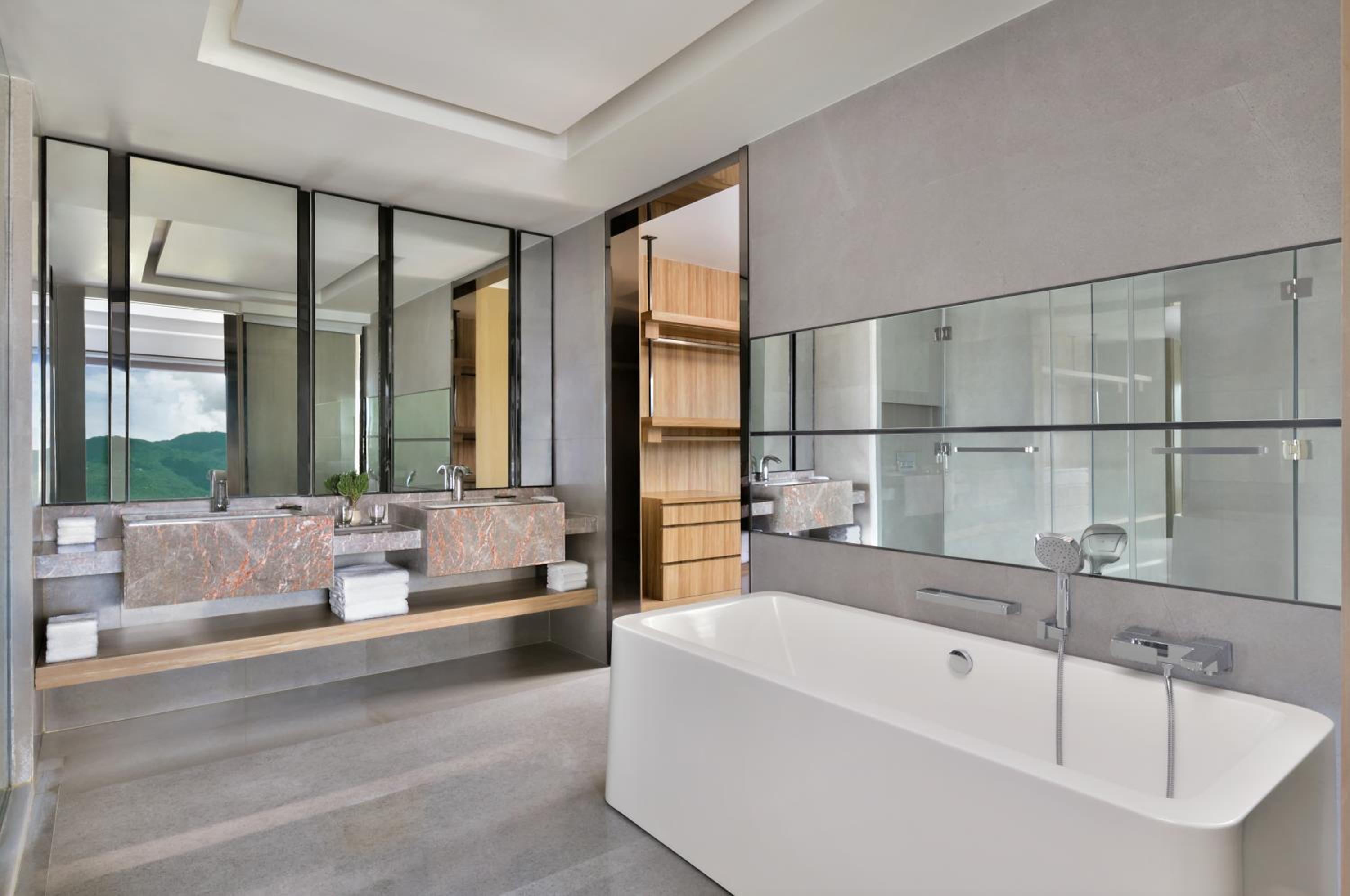 Presidential Suite with Club Lounge Access photo 1