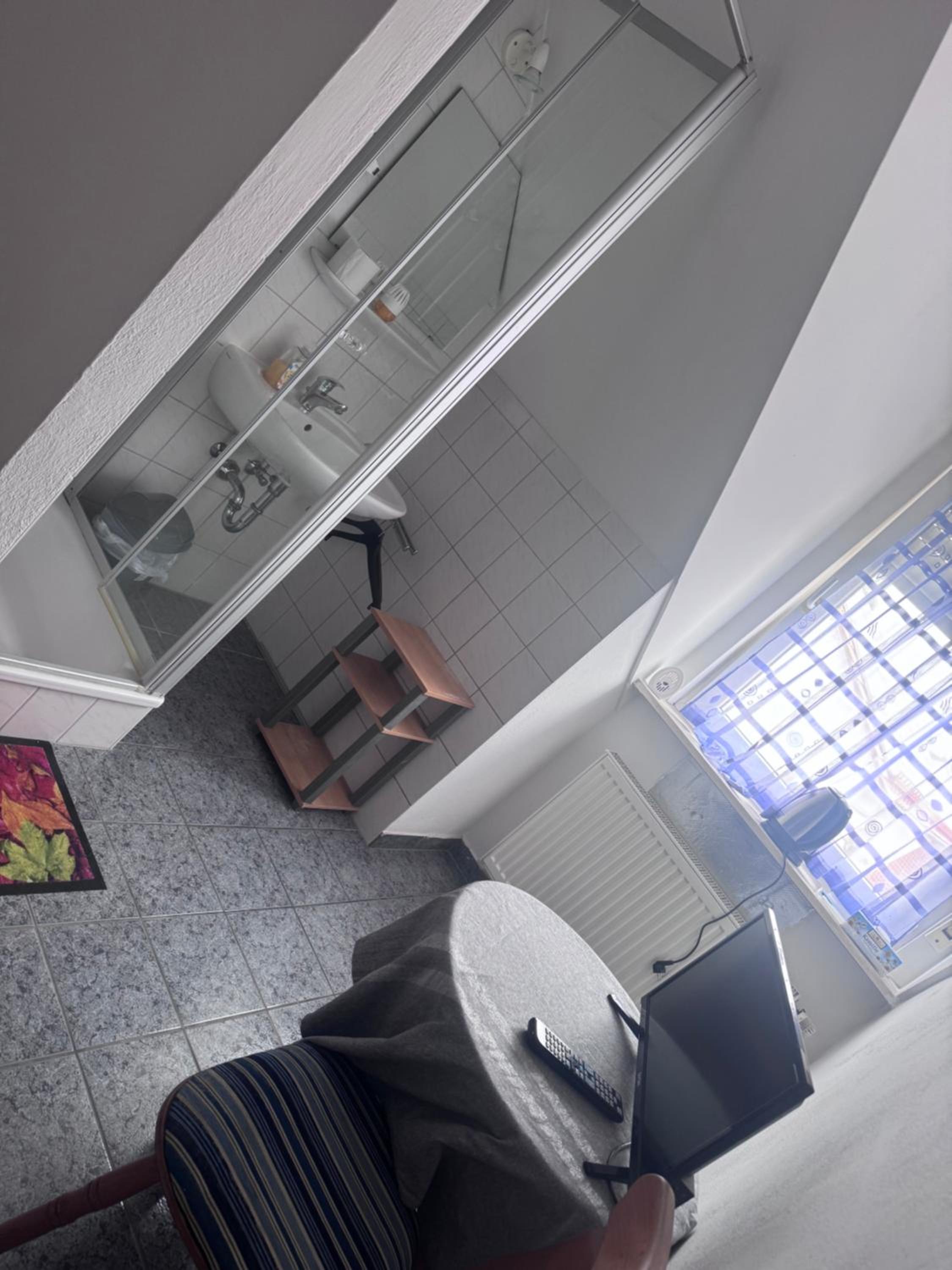 Single Room with Shower photo 3