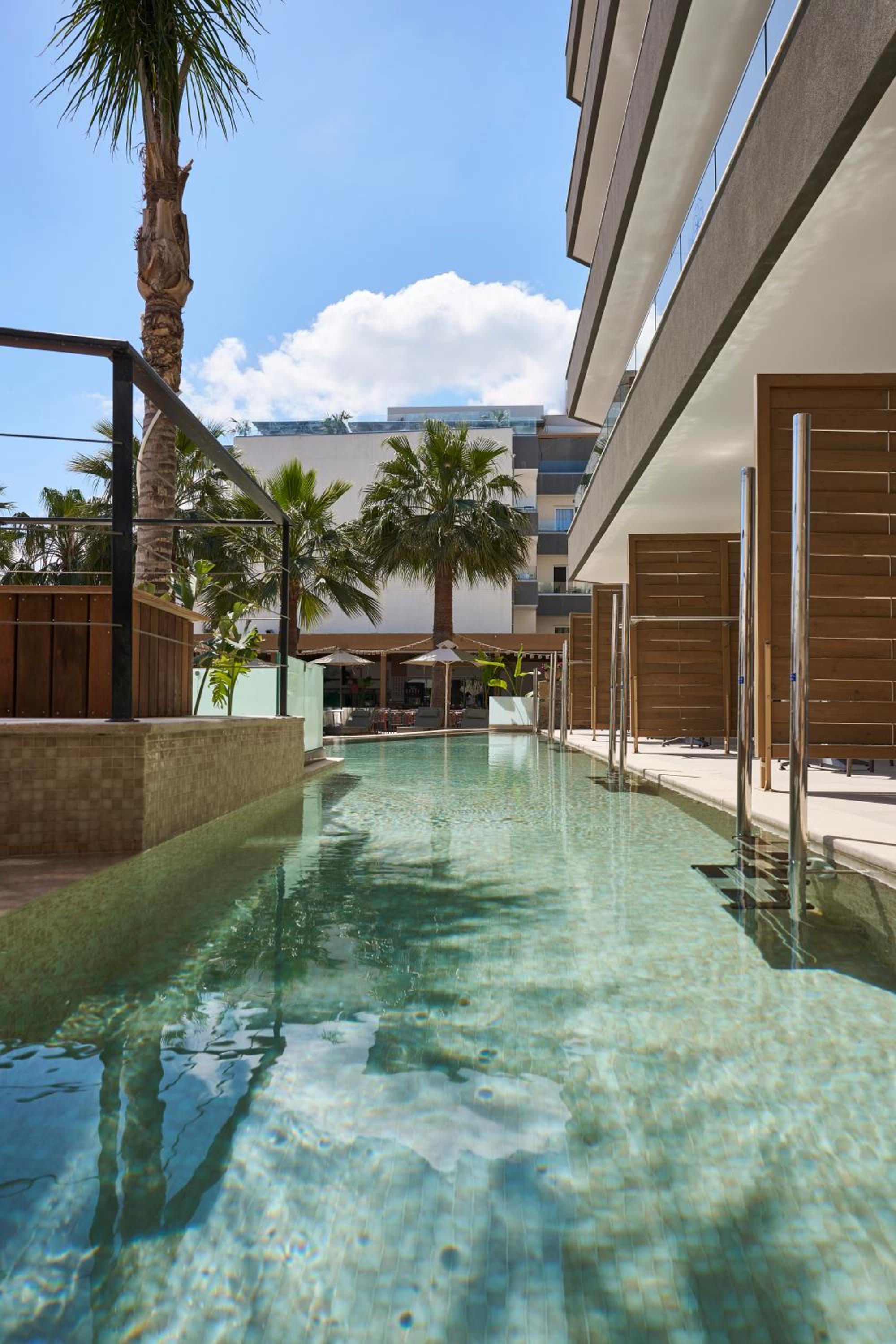 Premium Room Swim-Up photo 1