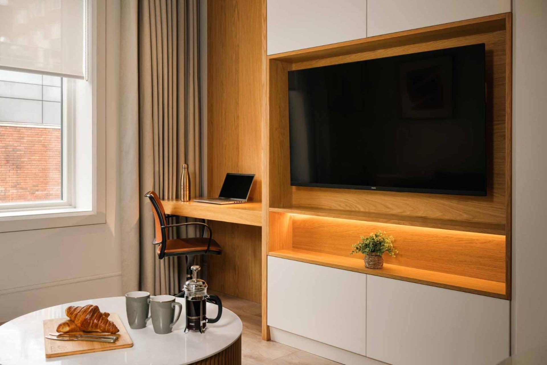 Signature One Bed Apartment  photo 2