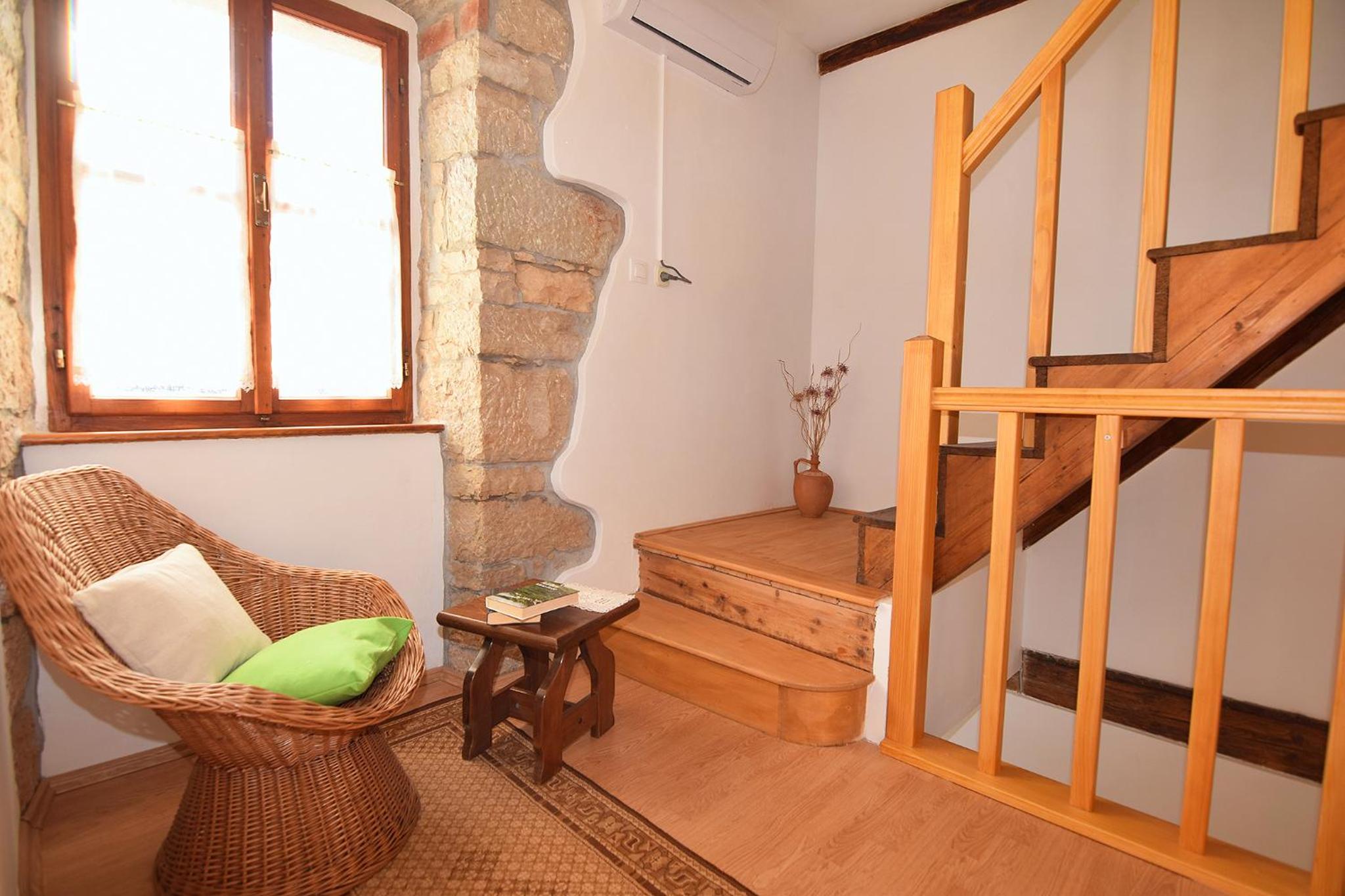 Apartment - Split Level photo 2