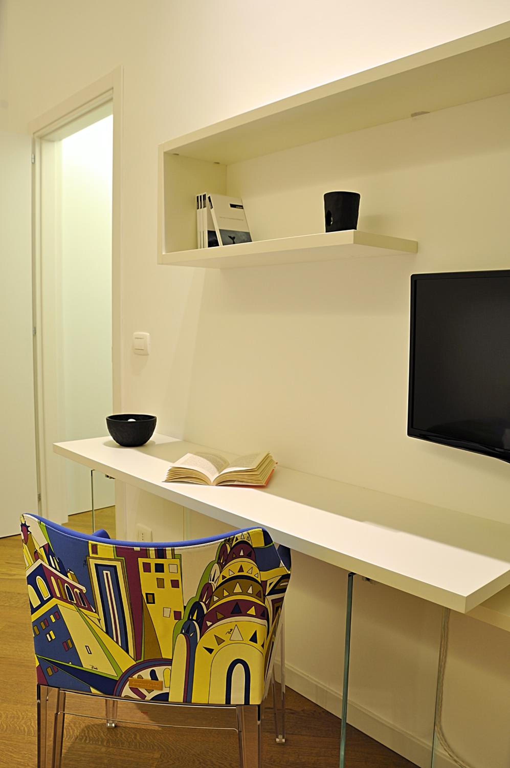 Apartment with Terrace photo 2