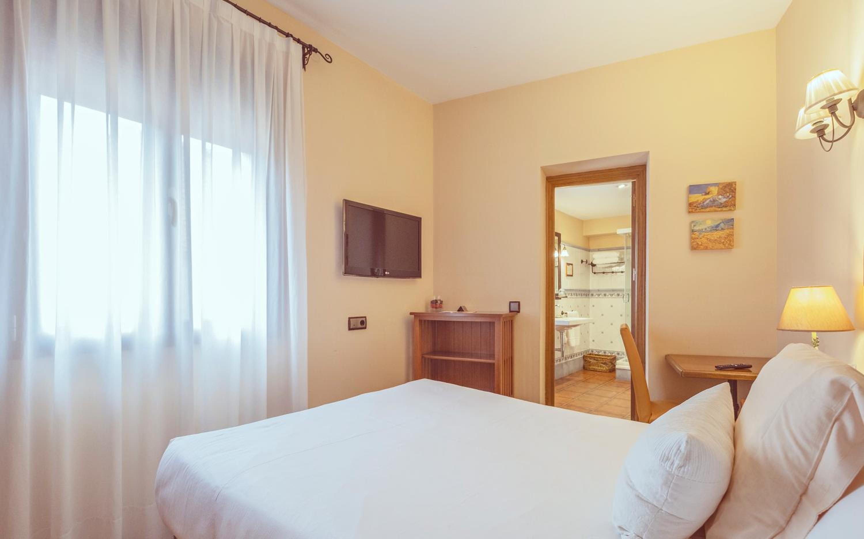 Single Room - Photo 1