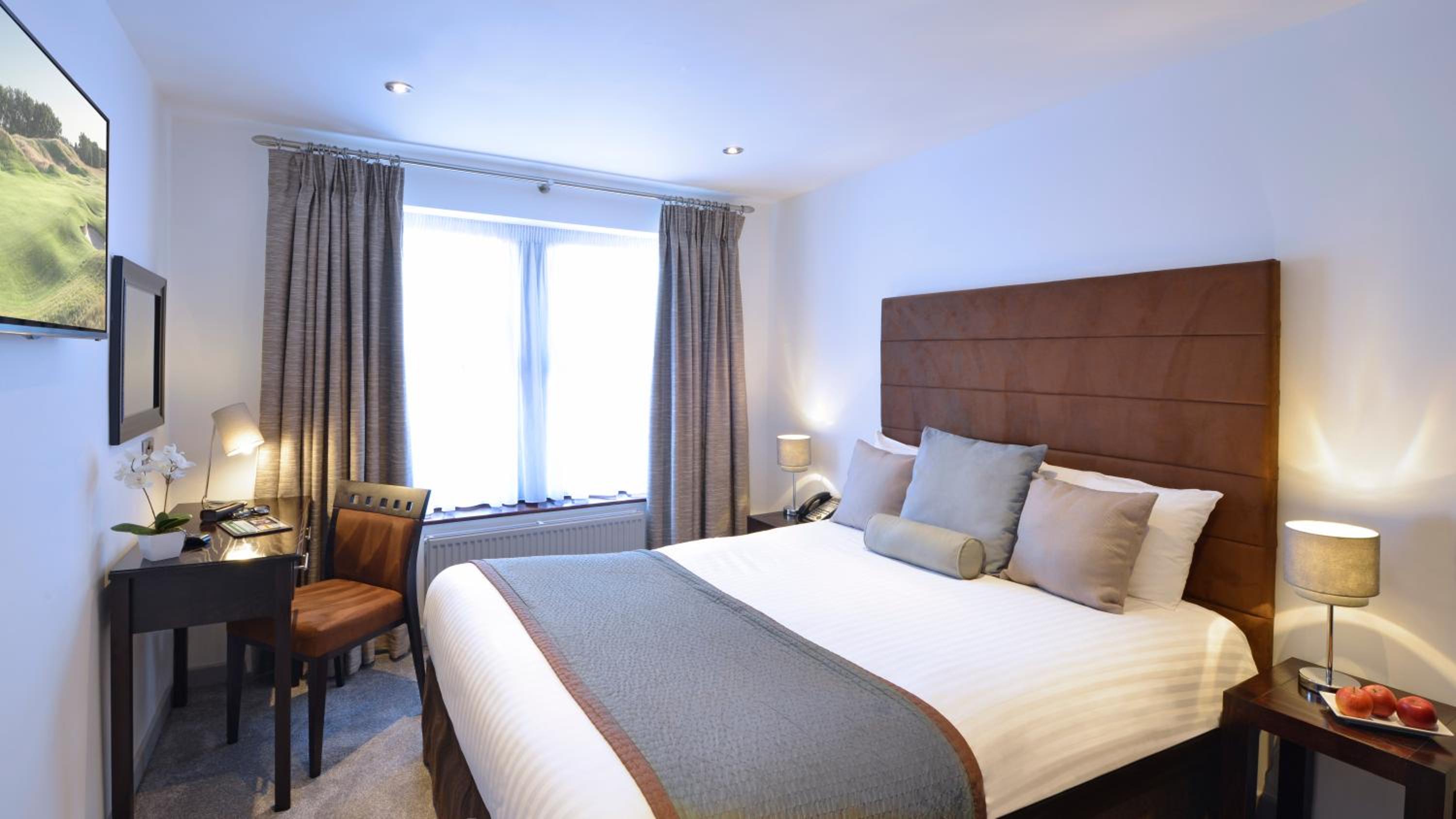 Standard Double Room - Photo 11